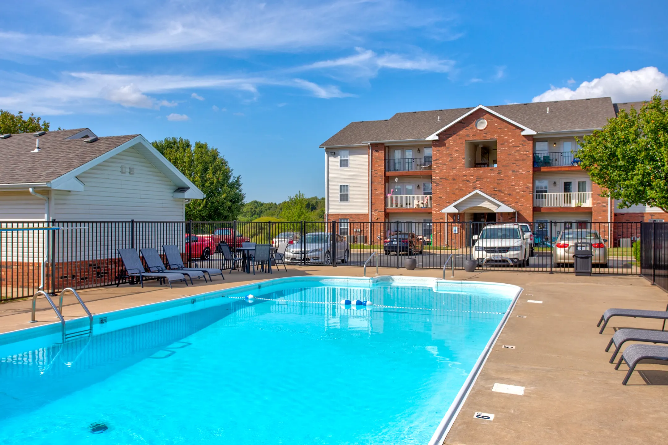 Southernwood Apartments Nixa, MO 65714