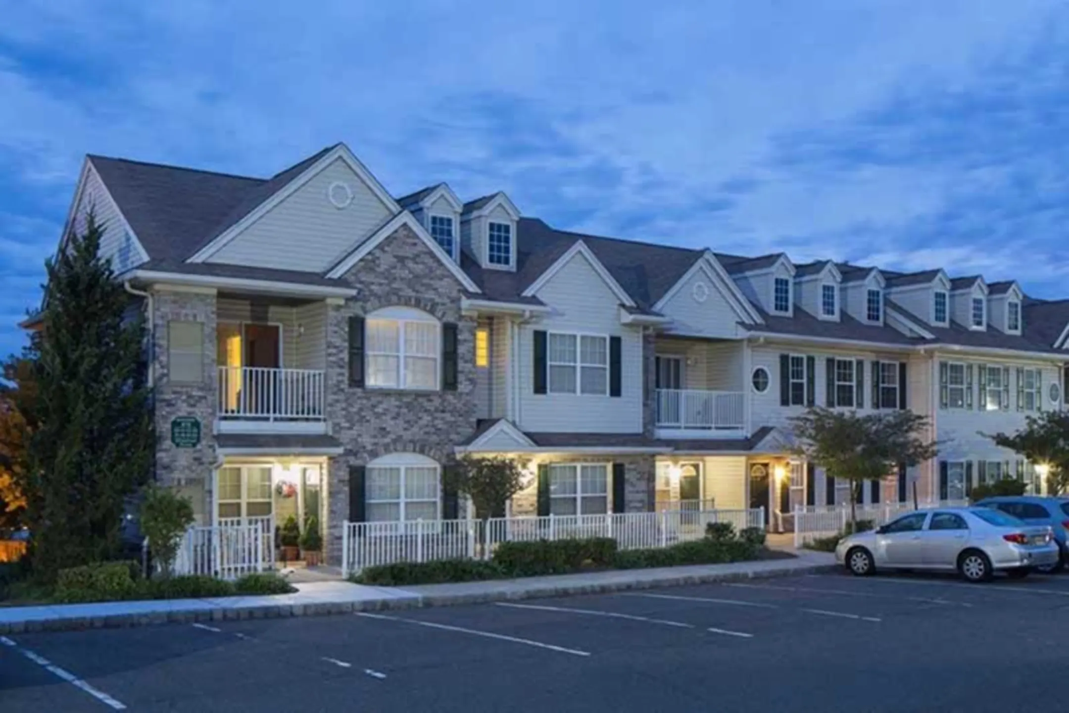 The Commons Upper Saddle River 2 Silverbeech Ct Upper Saddle River