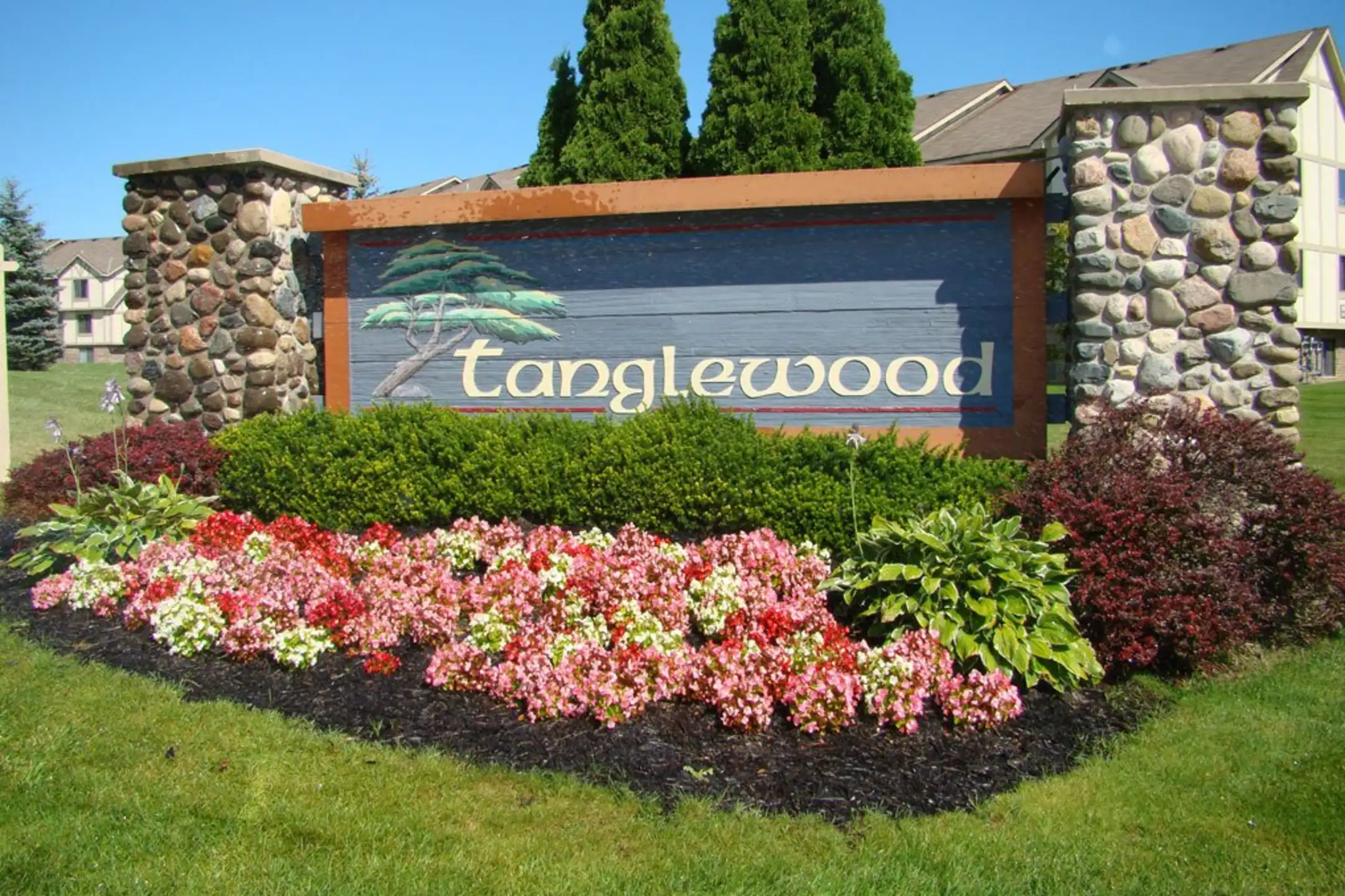 Tanglewood Apartments 9200 S Meyer Ln Oak Creek, WI Apartments for
