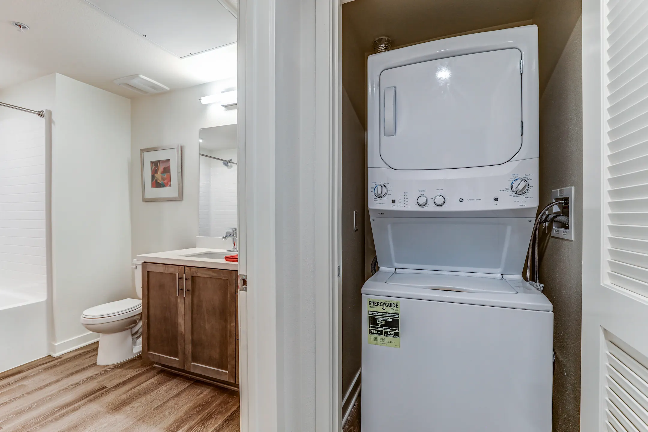 Wagon Wheel Town Square Apartments Oxnard, CA 93036