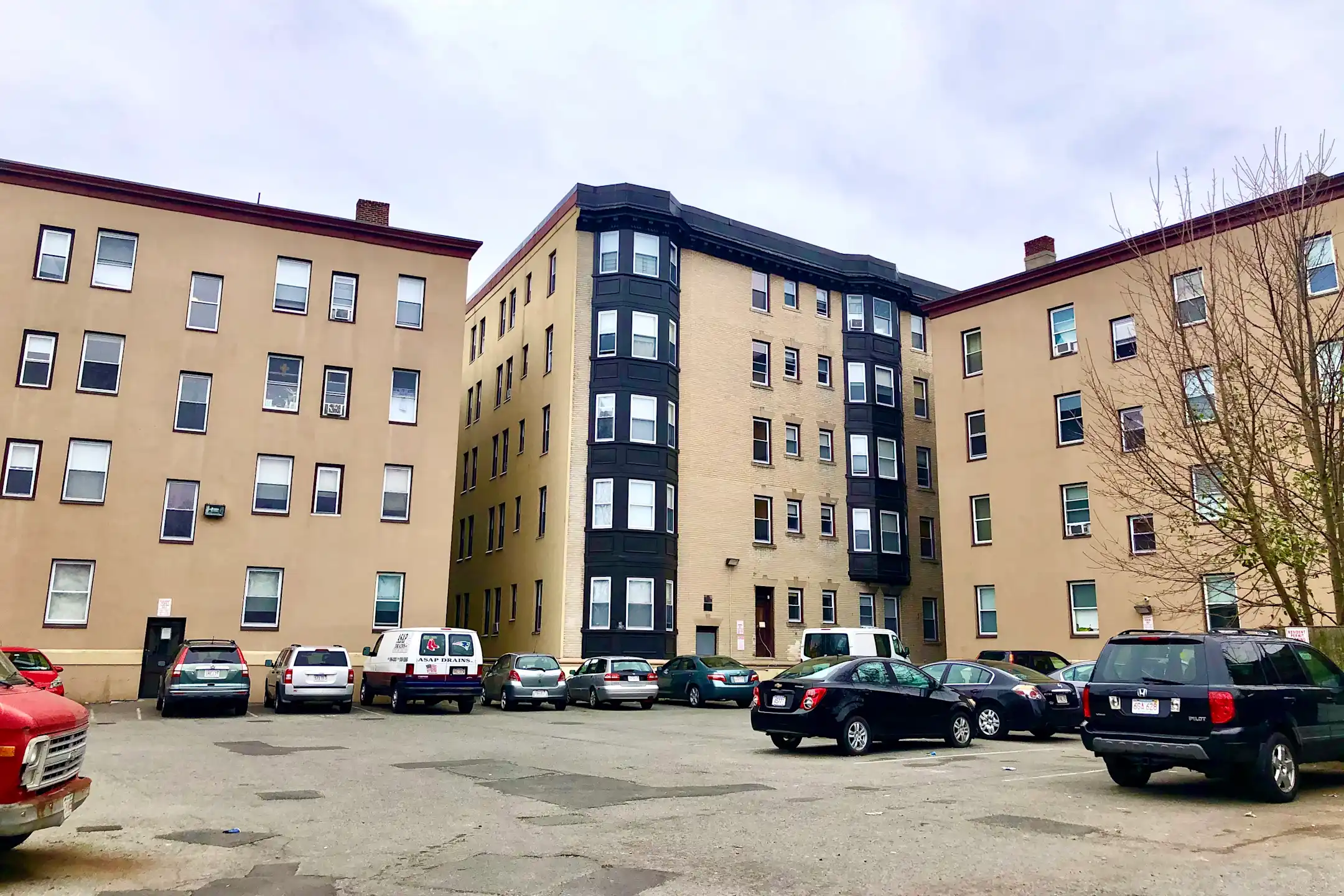 Lynn Apartments