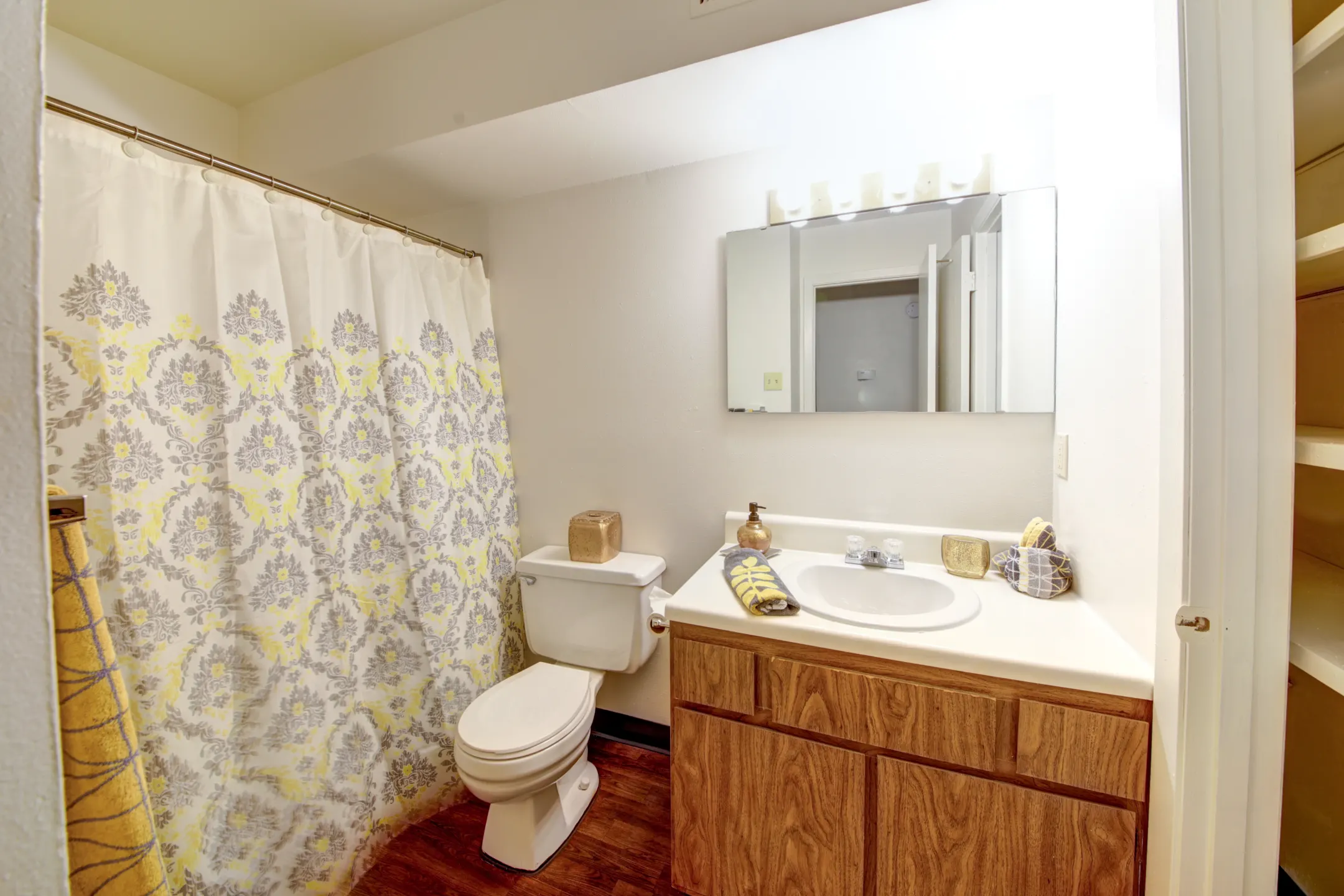 Bathroom - Suson Pines - Saint Louis, MO