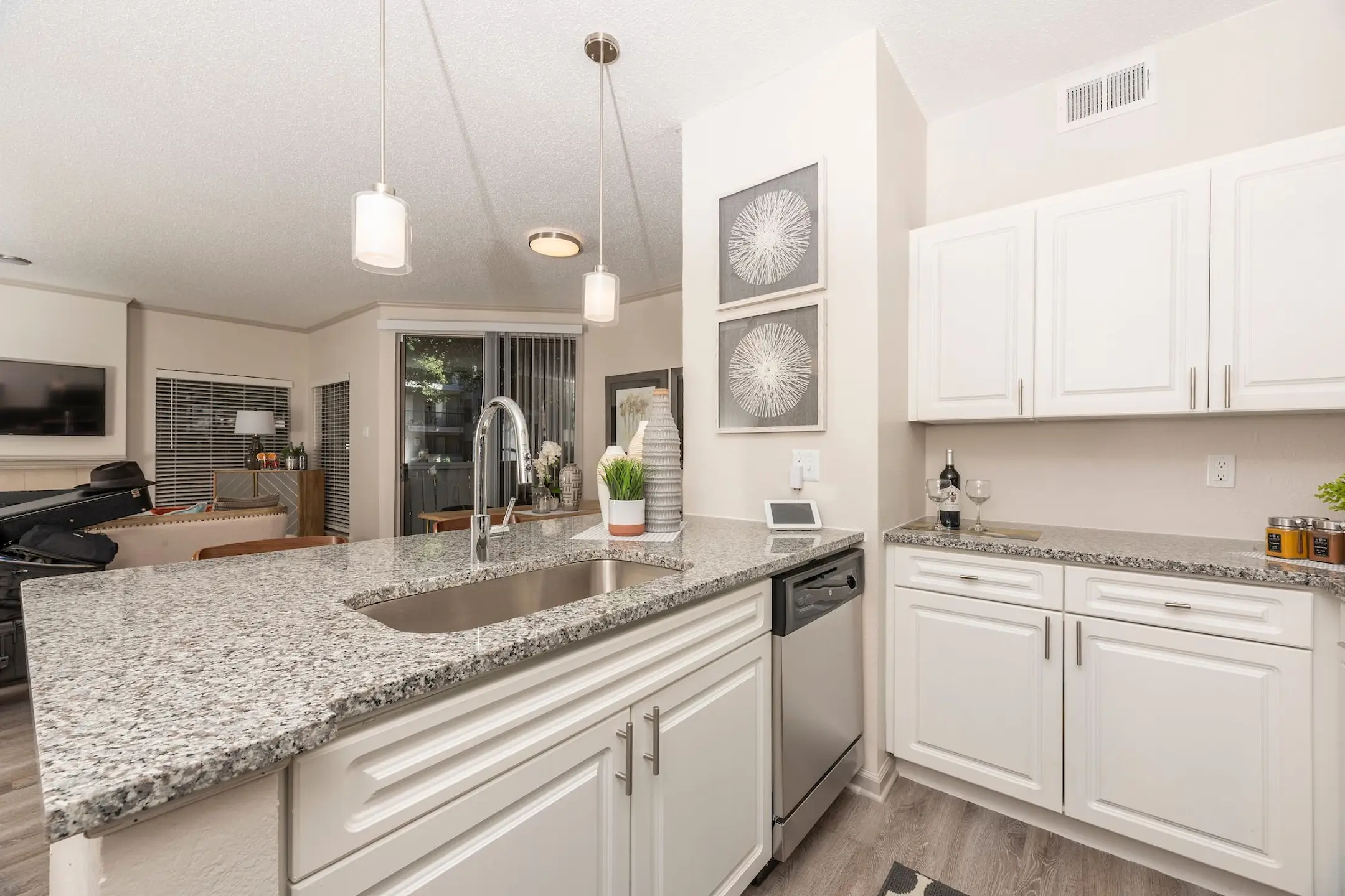 Kitchen - The Gardens of Valley Ranch - Irving, TX