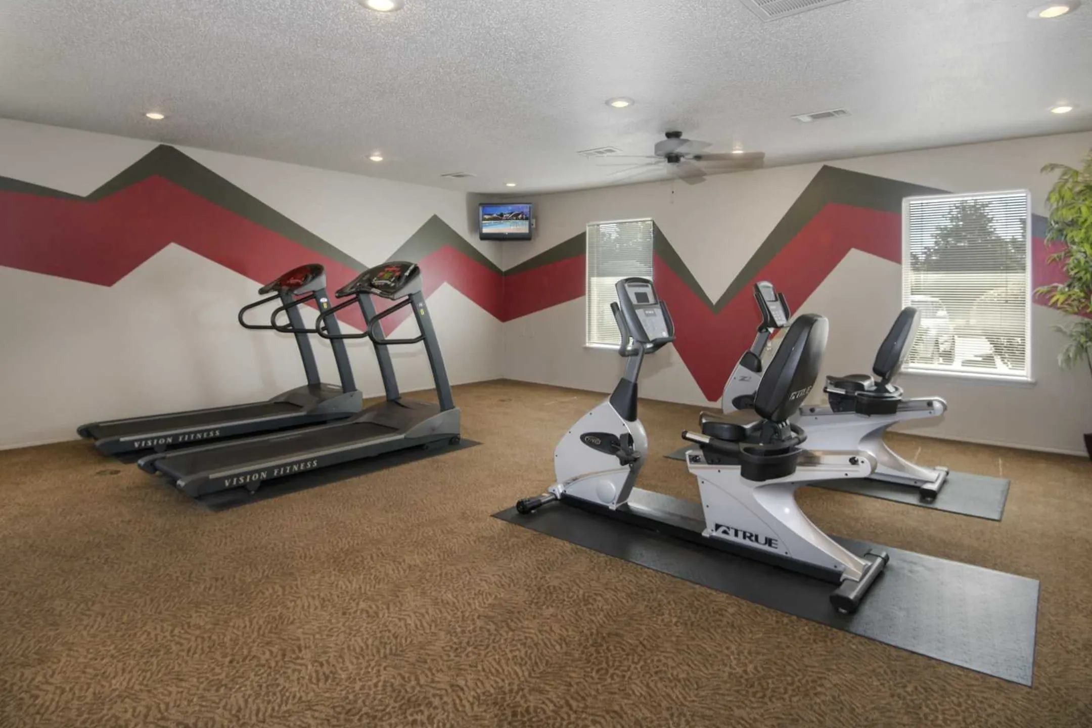 Fitness Weight Room - Centennial Valley I/II - Conway, AR