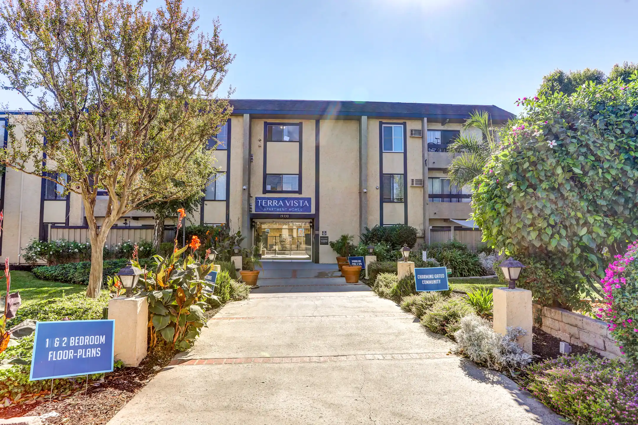 Terra Vista 19330 Saticoy St Reseda, CA Apartments for Rent Rent.