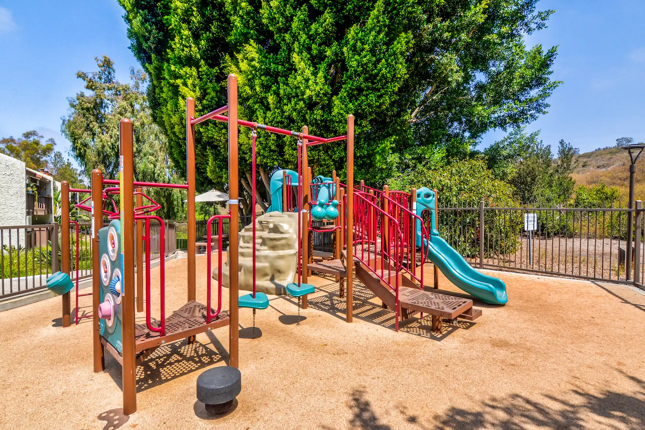 El Dorado Hills Apartments - San Diego, CA 92124