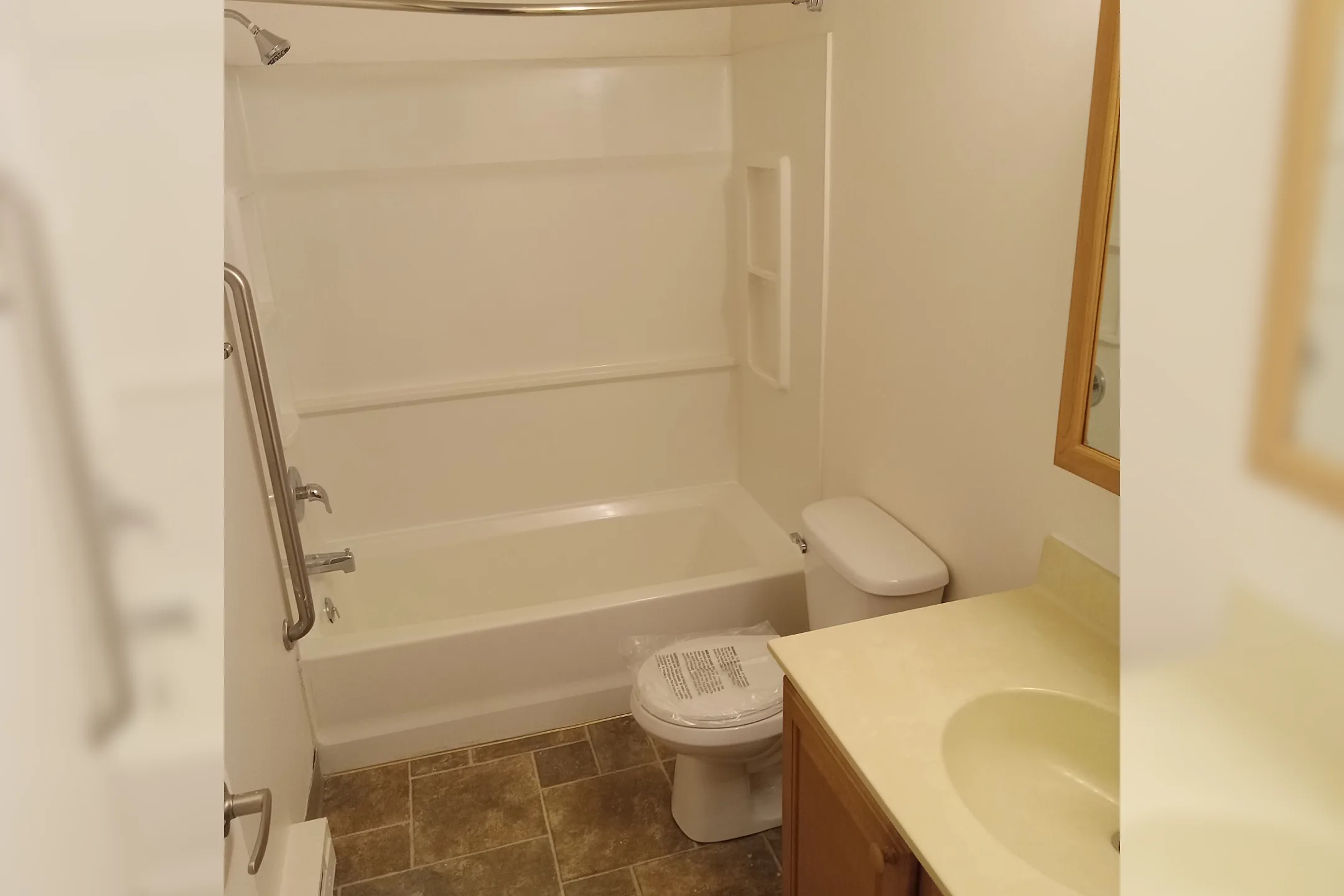 Bathroom - Geneseo Heights Apartments - Geneseo, NY