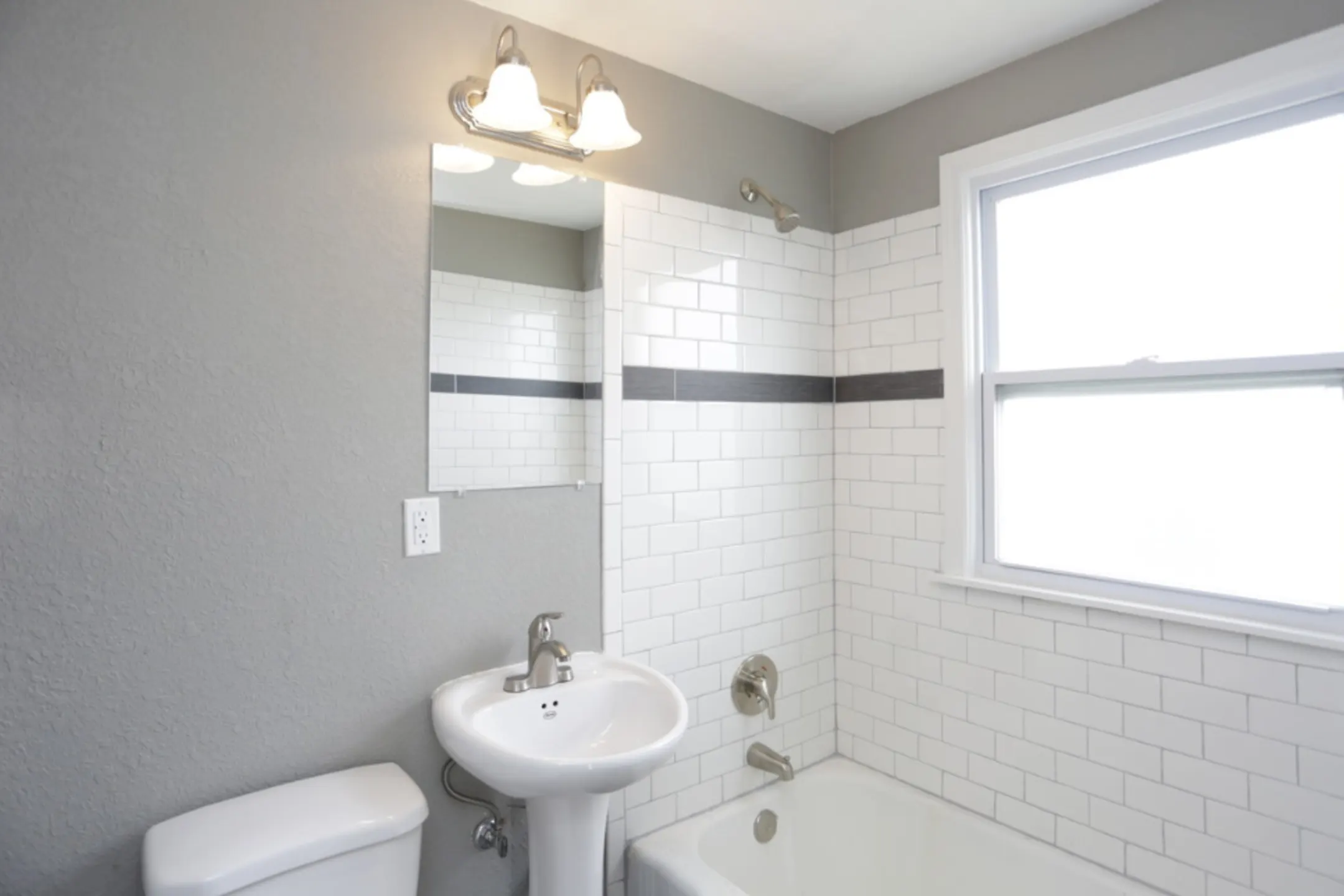 Bathroom - Warwick Court Townhomes - Kansas City, MO
