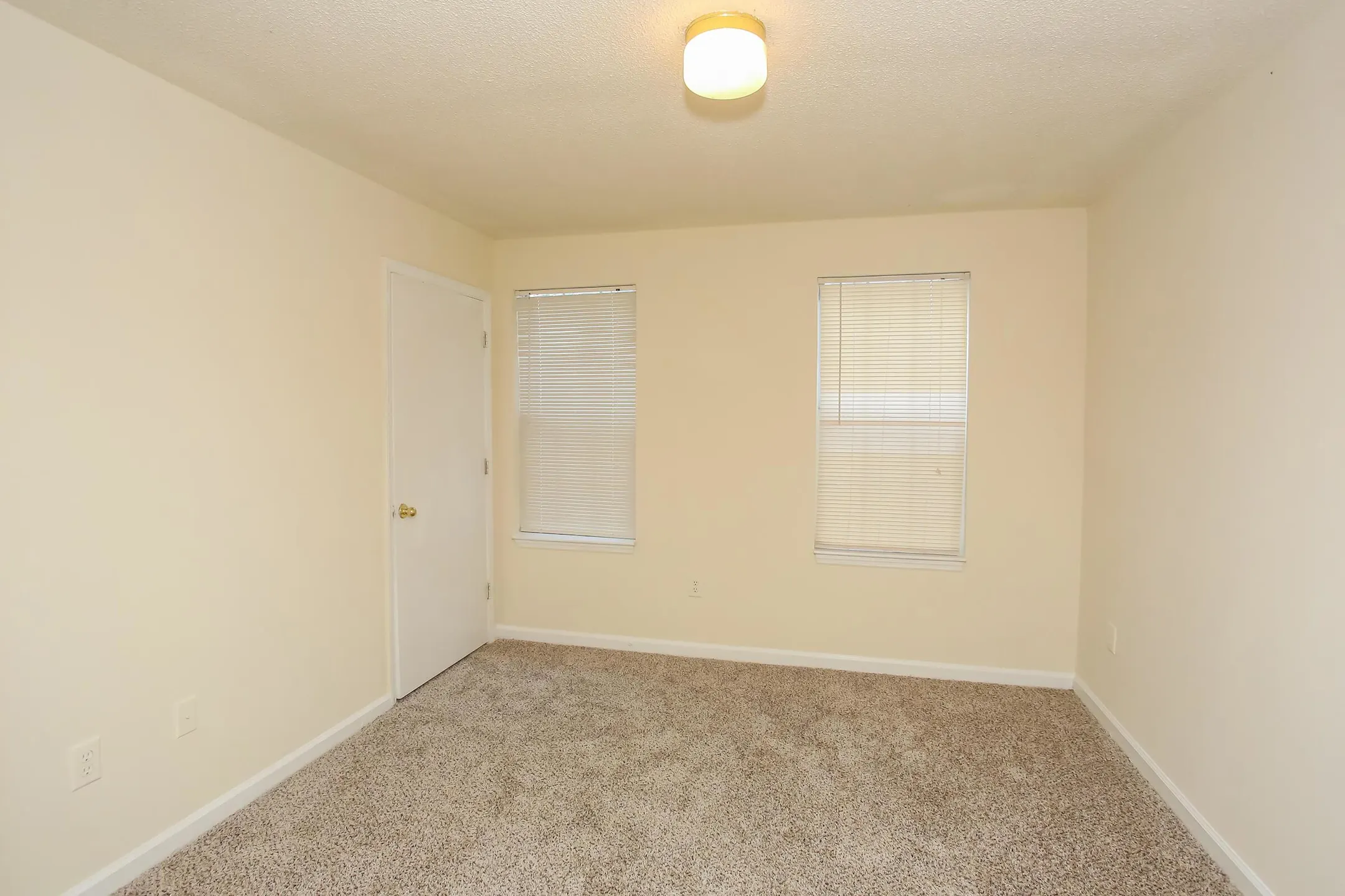 Hillside Square 2351 Spring Haven Drive Southwest Gainesville, GA