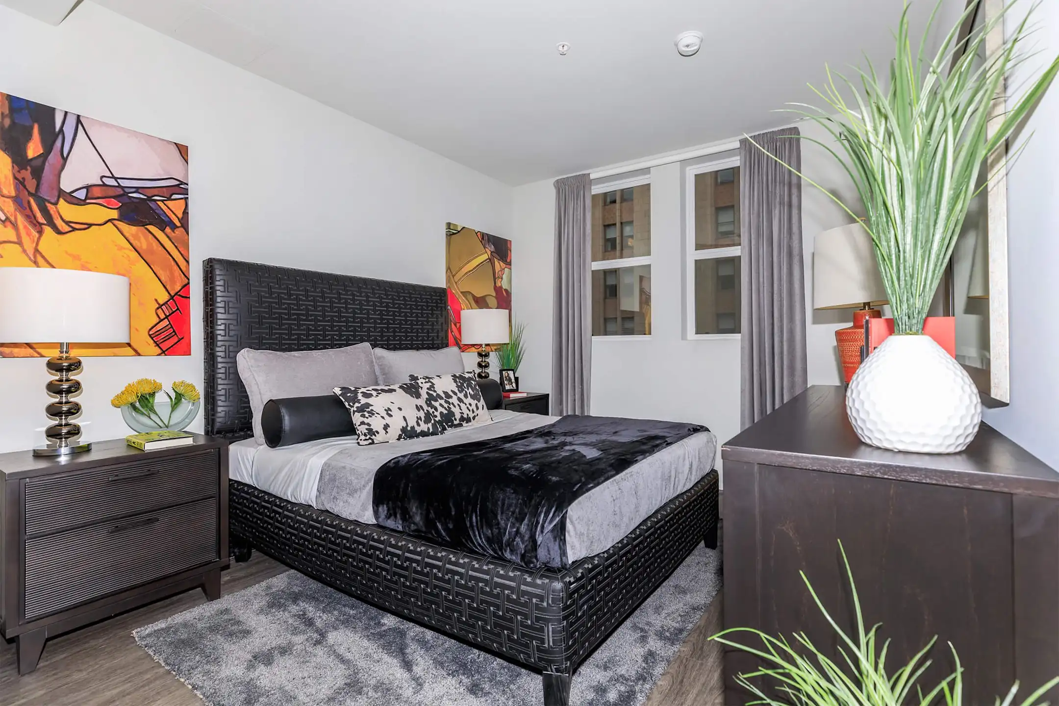 Bedroom - Broadway Palace Apartments - Los Angeles, CA