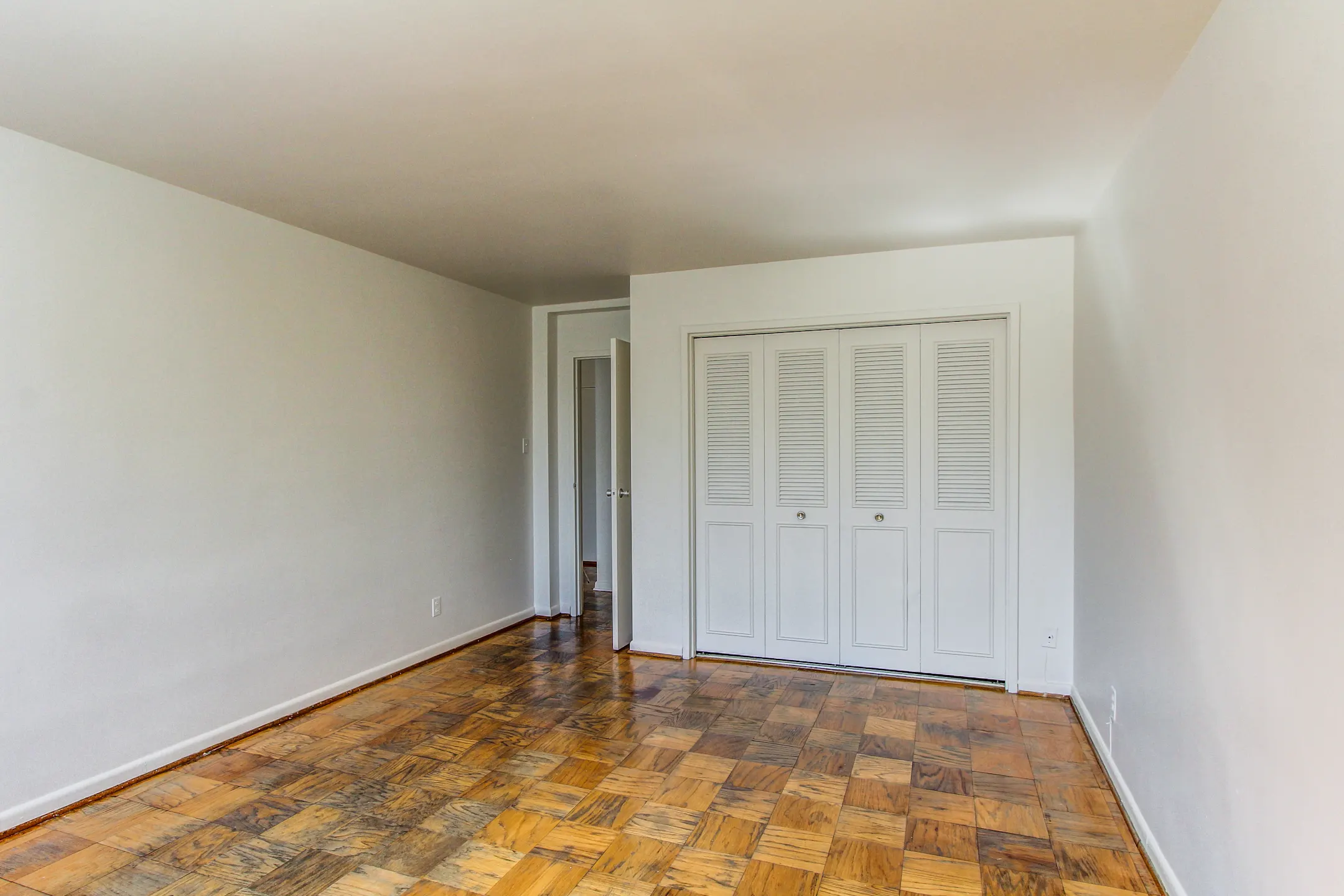 Robin Towers 1215 Fort Myer Dr Arlington, VA Apartments for Rent