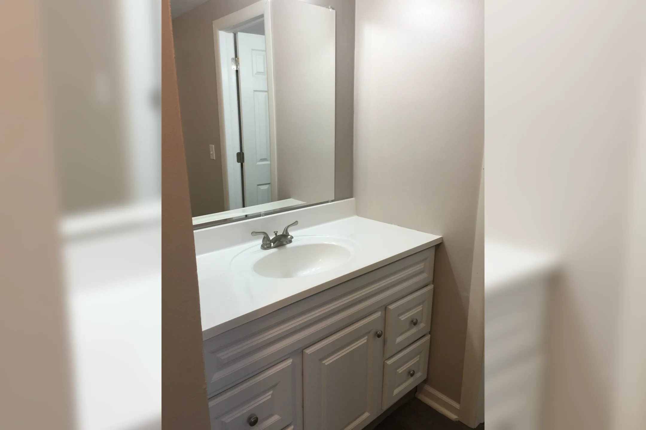 Bathroom - Stoney Creek Apartments - Ashland, OH