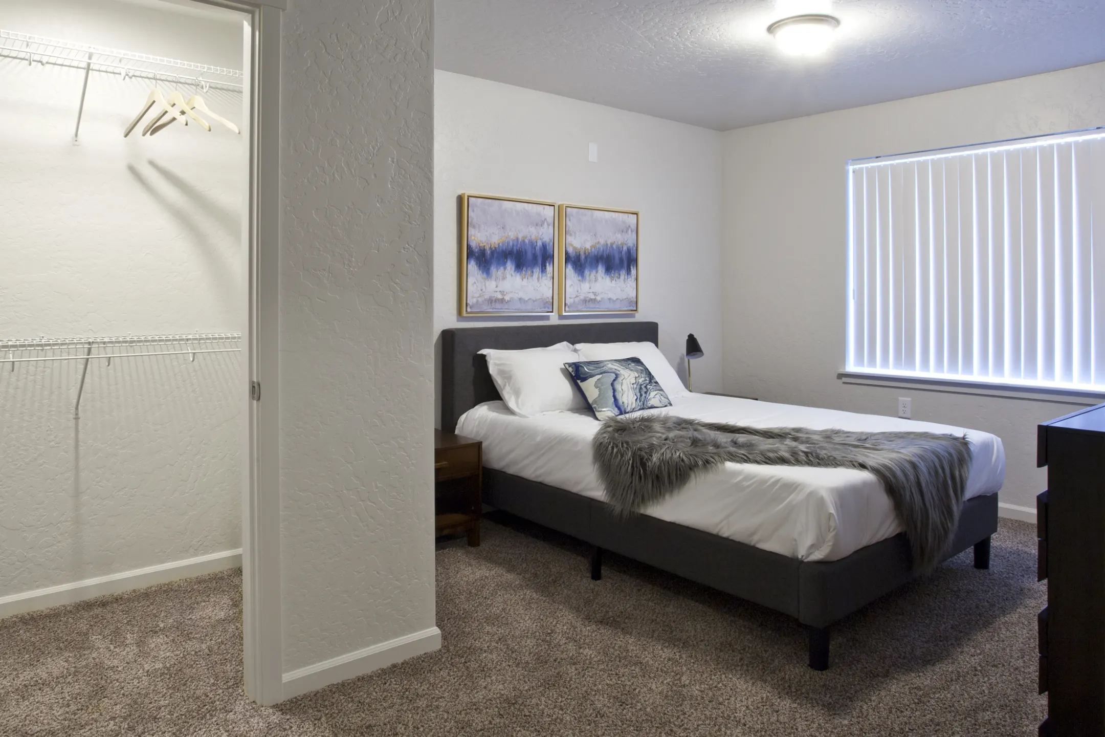 Bedroom - Riverview Loft Apartments - Spokane, WA