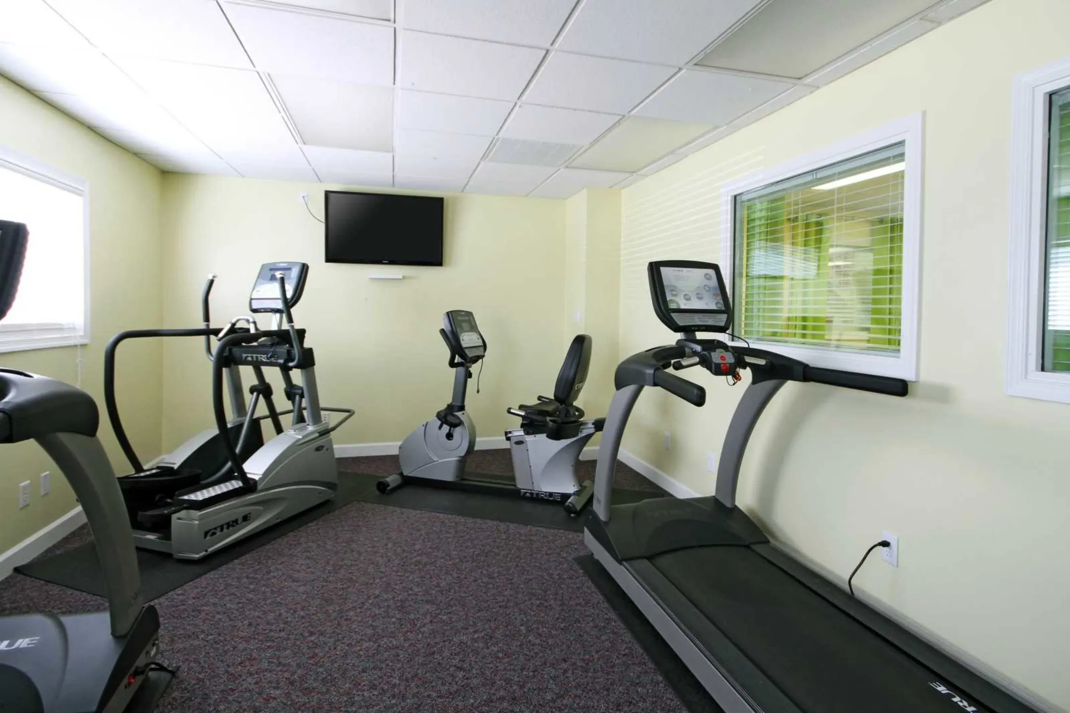 Fitness Weight Room - Newport Lake - Newport News, VA