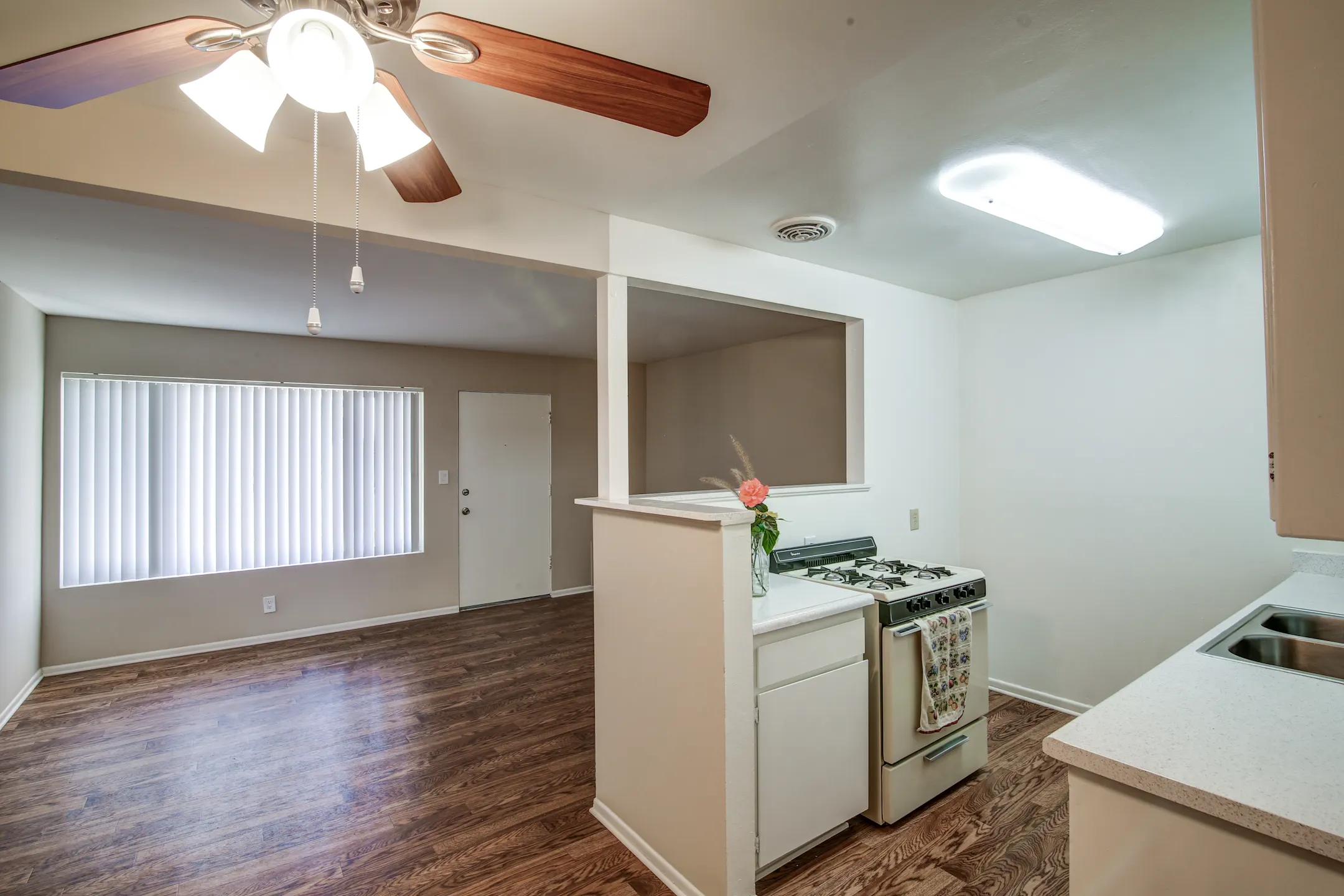 Westminster Manor Apartments 8631 Westminster Ave Garden Grove, CA