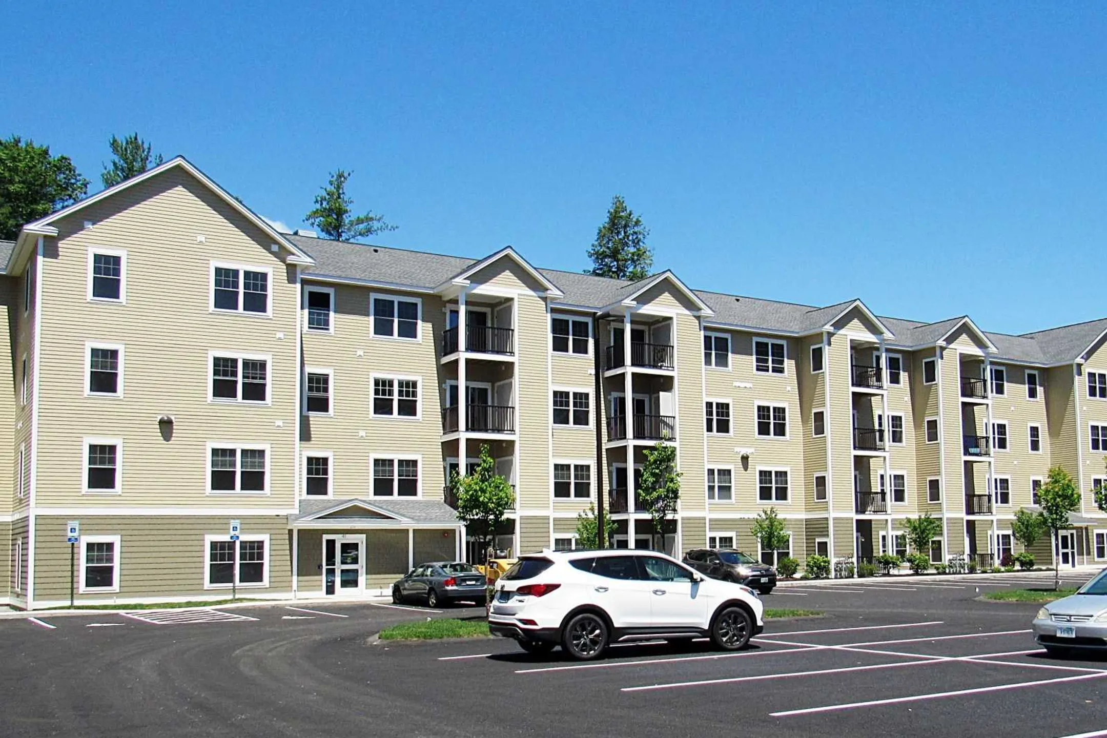 Building - The Residences at Colcord Pond - Exeter, NH