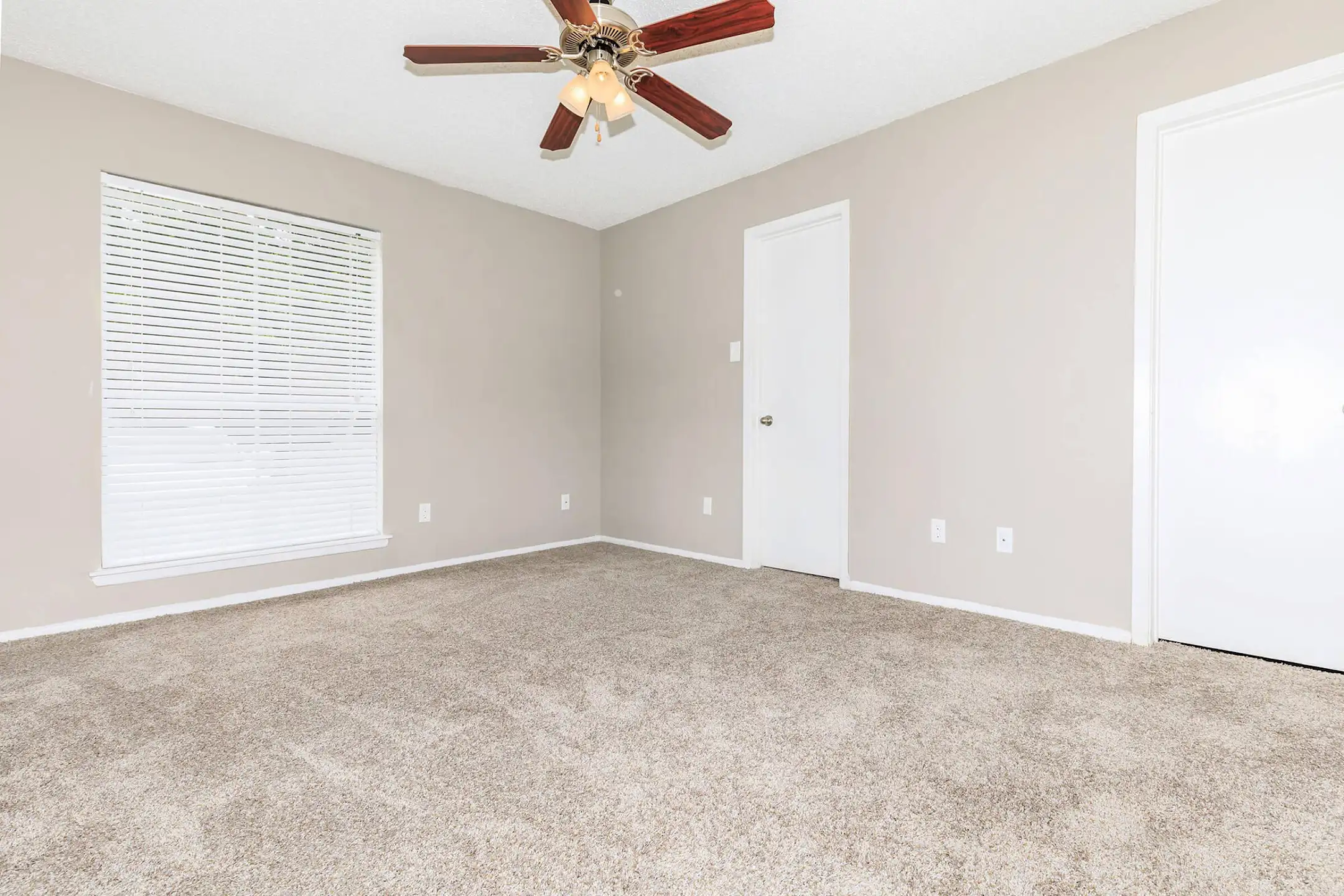 Crescentwood 100 Lakeview Dr Clute, TX Apartments for Rent Rent.