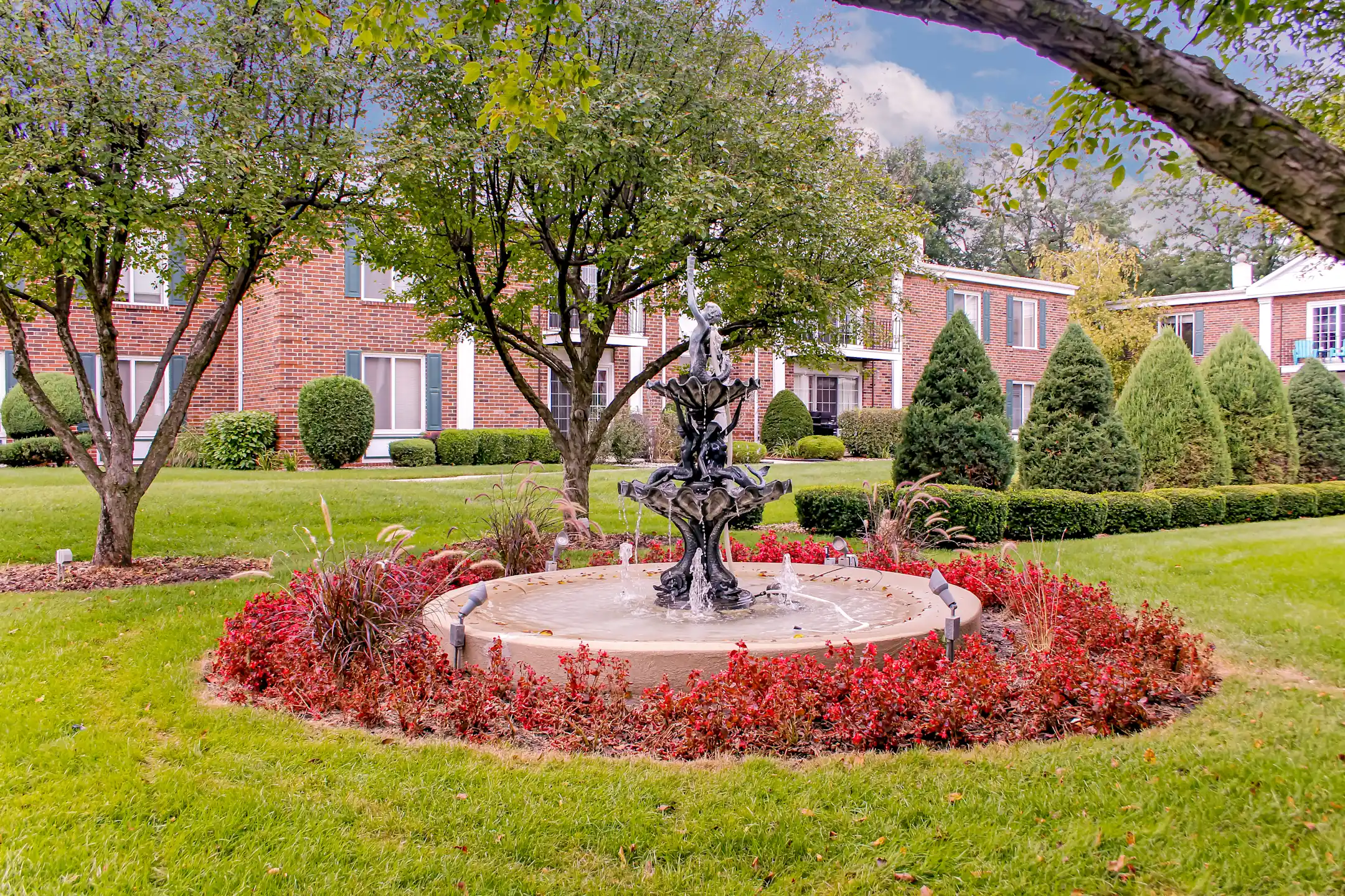 Courts Of Williamsburg Apartments Lisle, IL 60532