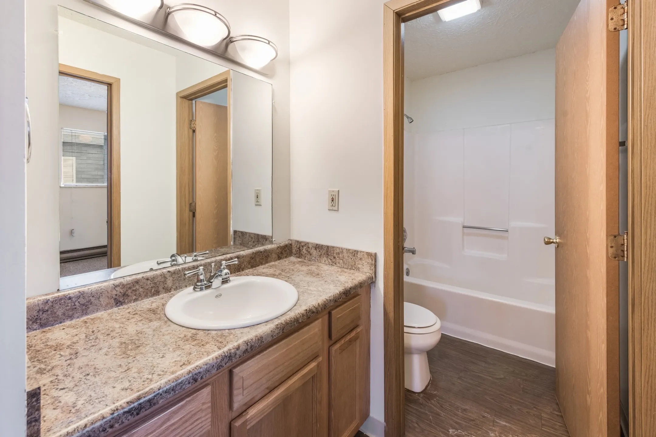 Chatham Village 2315 Muirwood Dr Columbus, OH Apartments for Rent