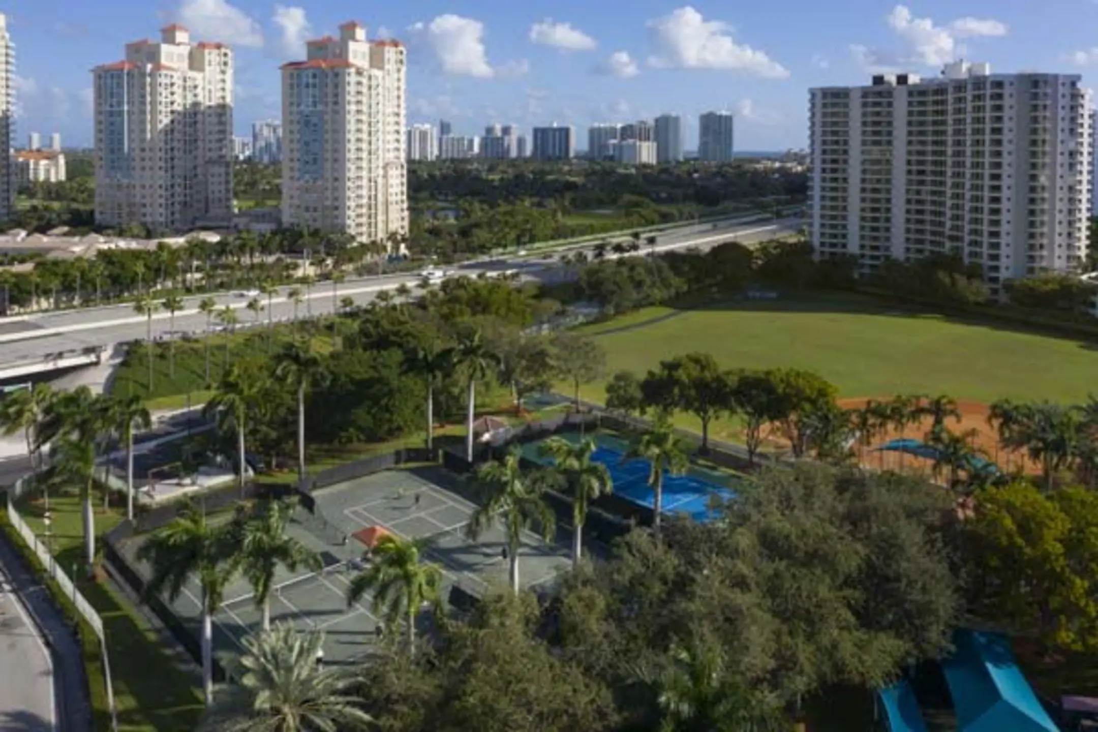 Building - Camden Aventura - Miami, FL