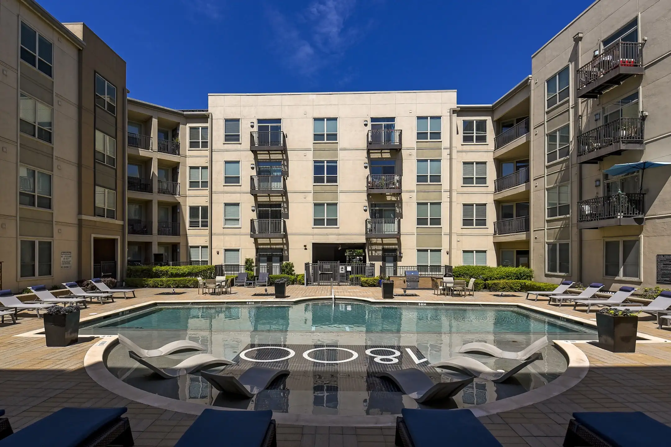 Pool - 1800 Broadway - San Antonio, TX