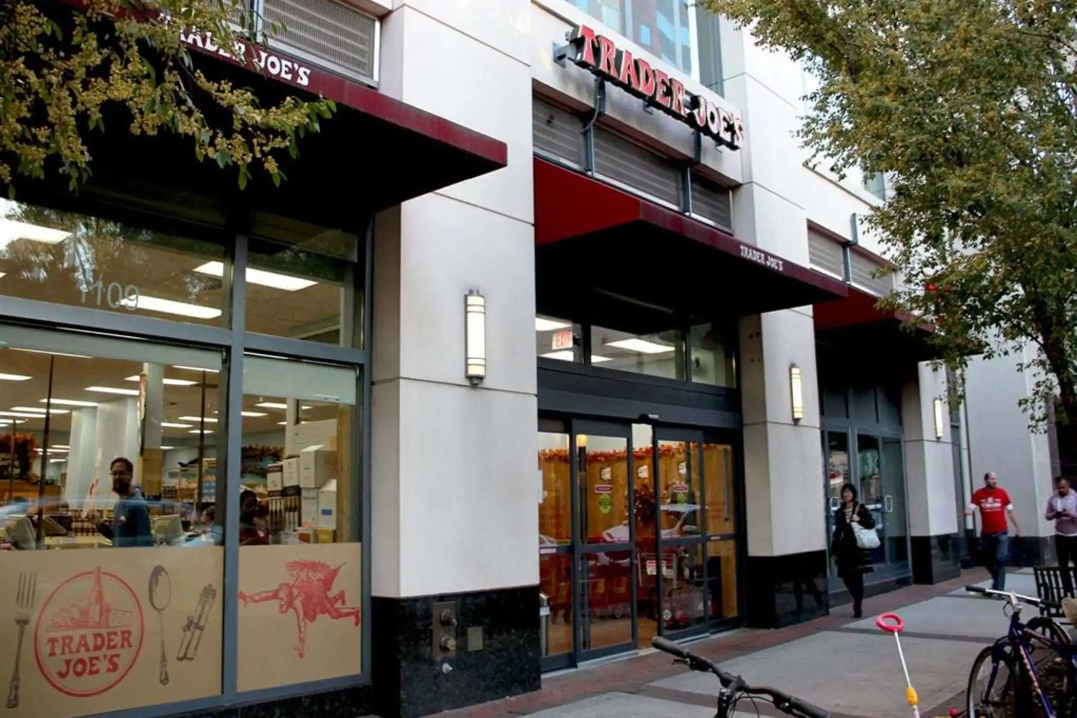 Ten at Clarendon 3110 10th Street N Arlington, VA Apartments for