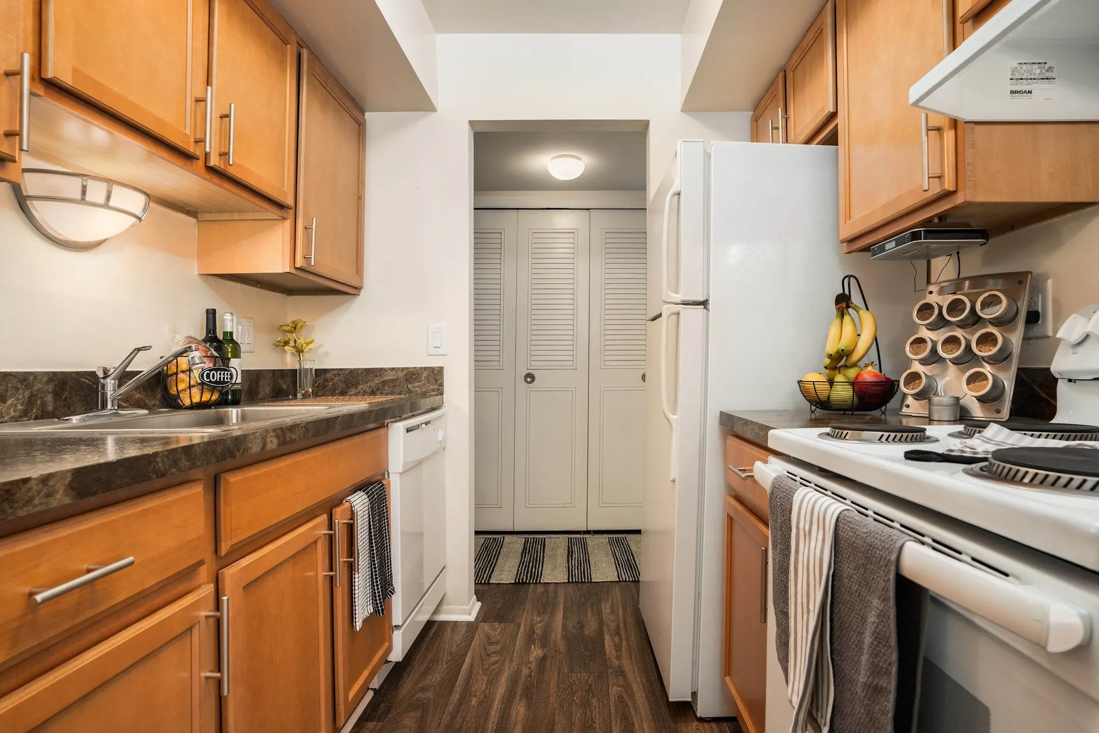 Drawbridge Apartments Harrison Township, MI 48045