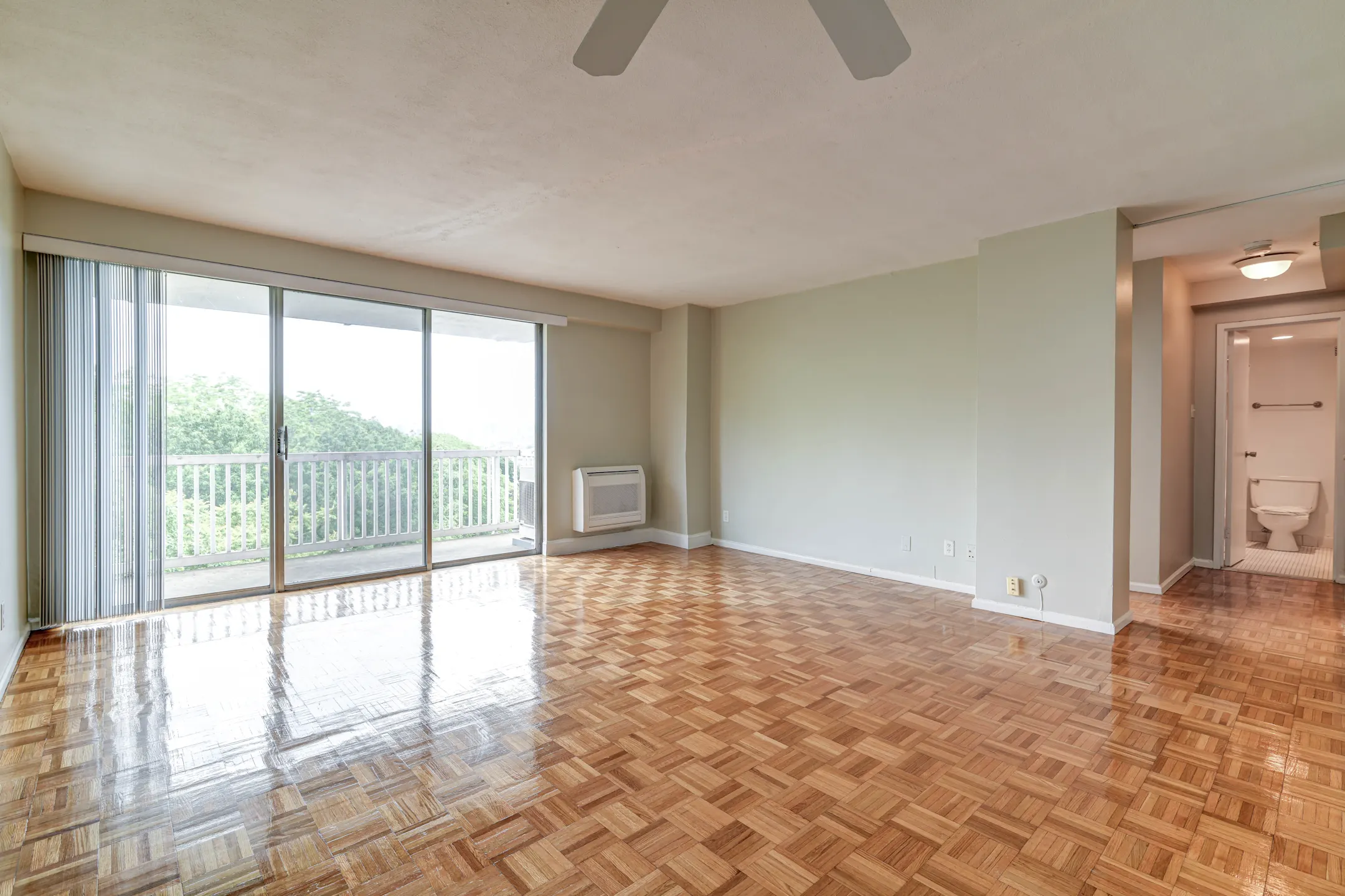 Living Room - Barclay on Beacon - Brookline, MA