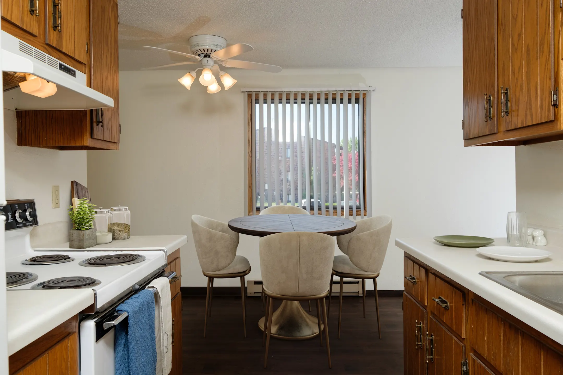Dining Room - University Square - Fargo, ND