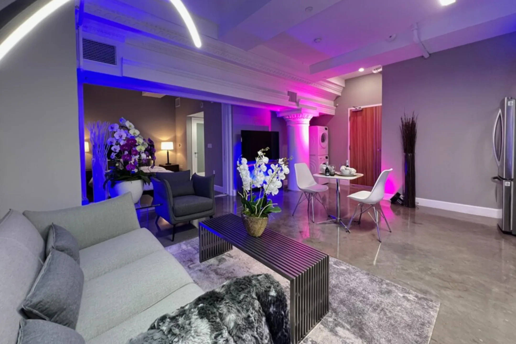 Hwh Luxury Apartments