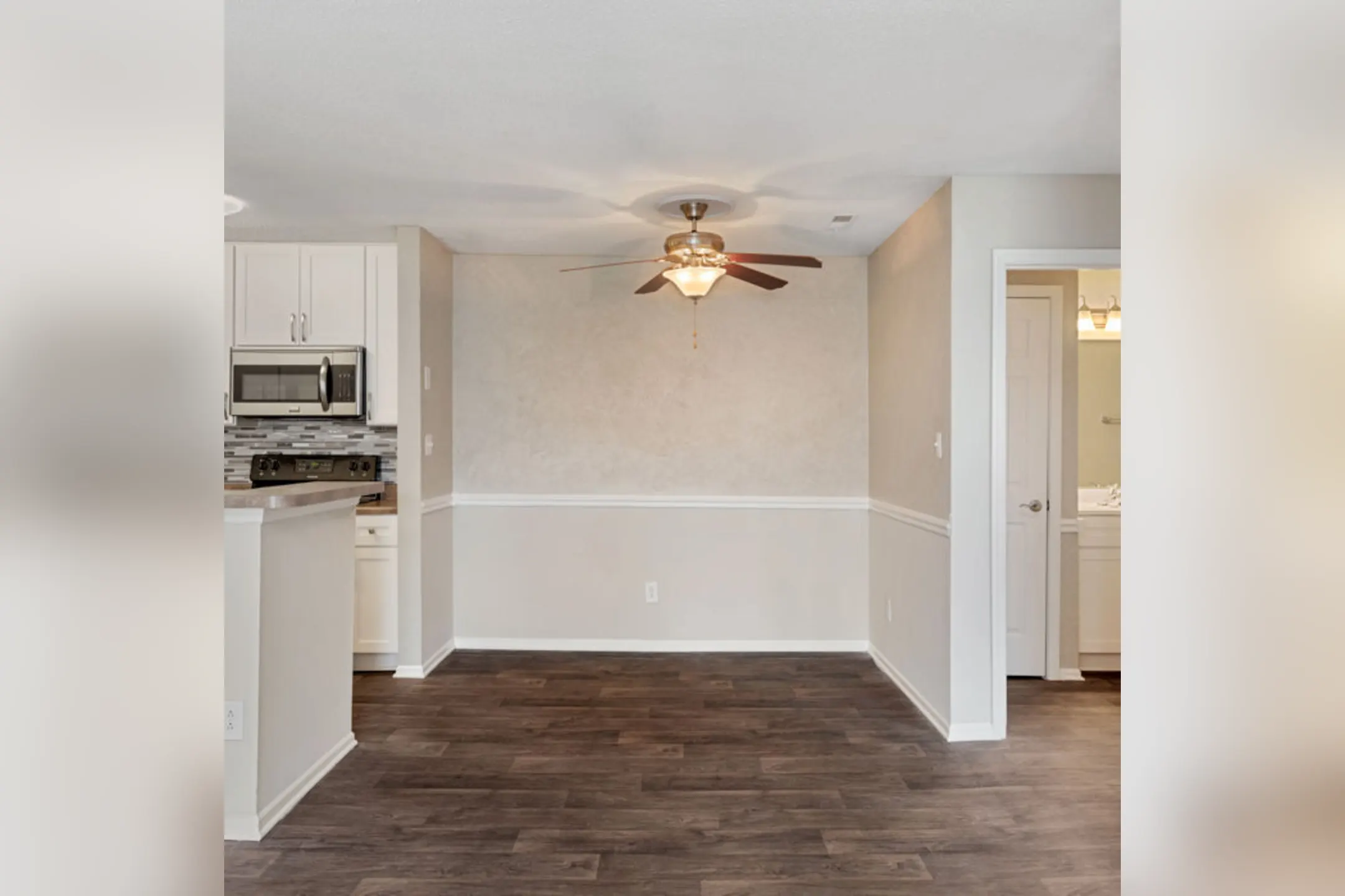 The Crossing At Quail Hollow Apartments Charlotte, NC 28210