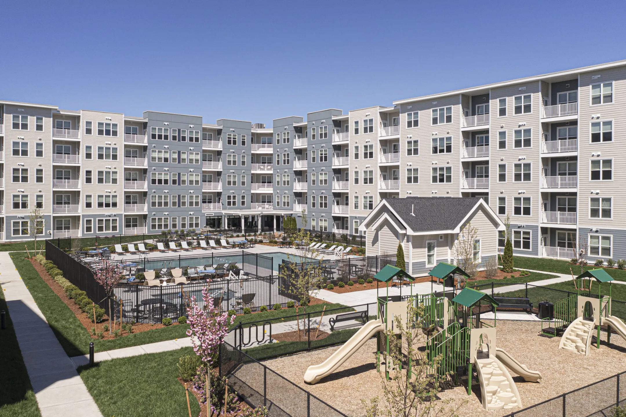 Viva Lakeshore 5 Lakeshore Center Bridgewater, MA Apartments for