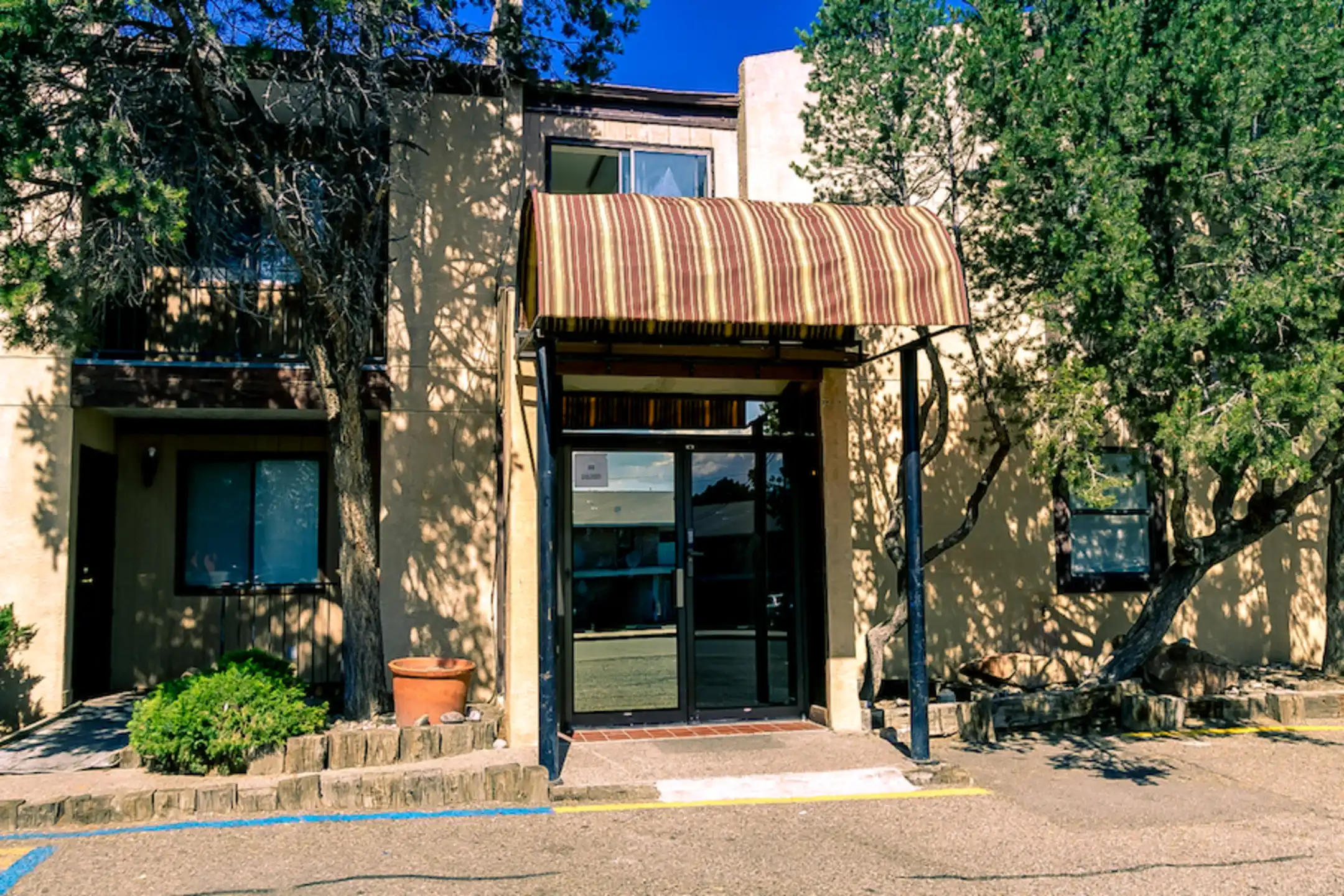 El Sereno Apartments 1335 Ortiz Drive Southeast Albuquerque, NM