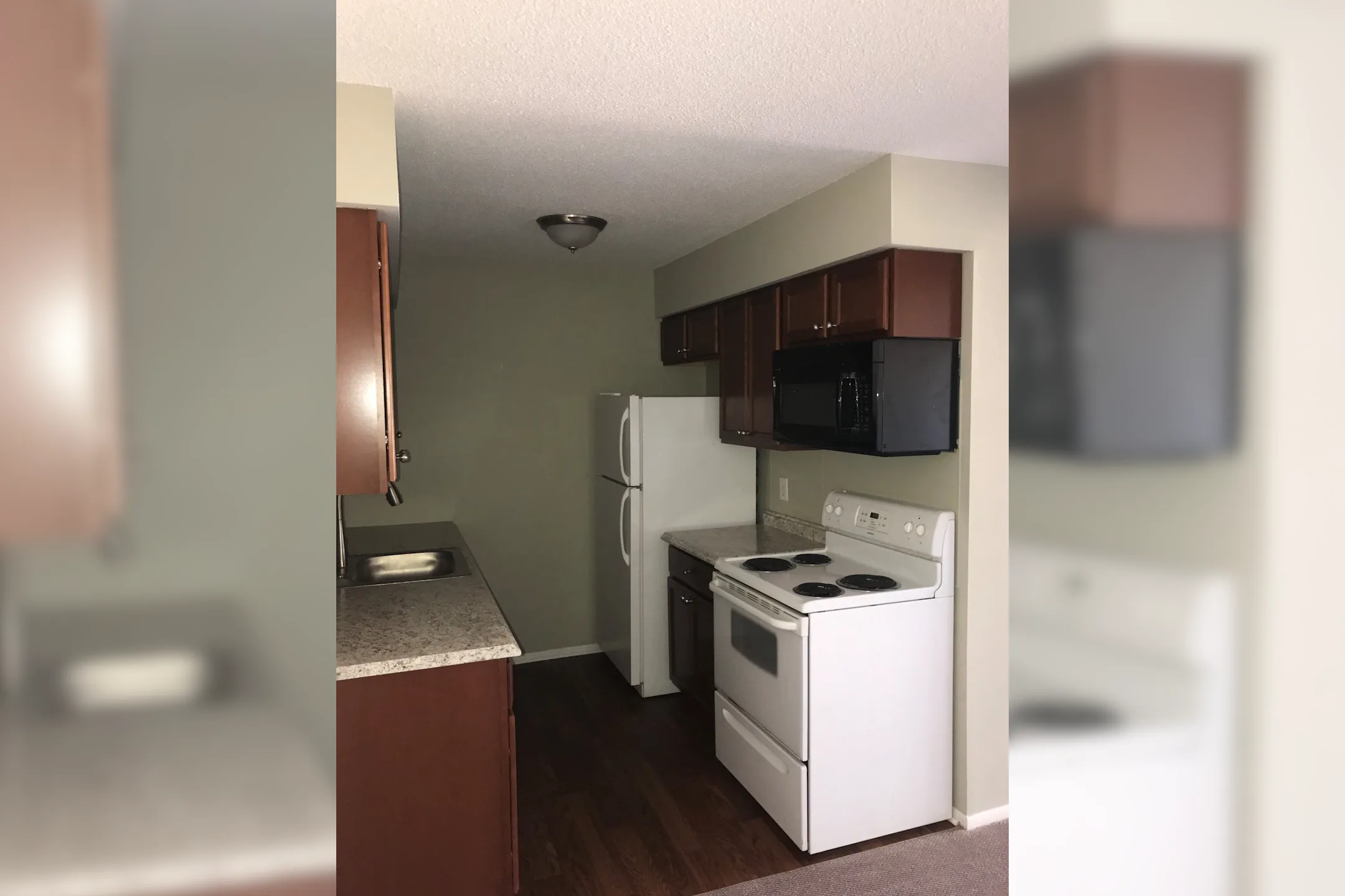 Elmwood Manor Apartments Clawson, MI 48017