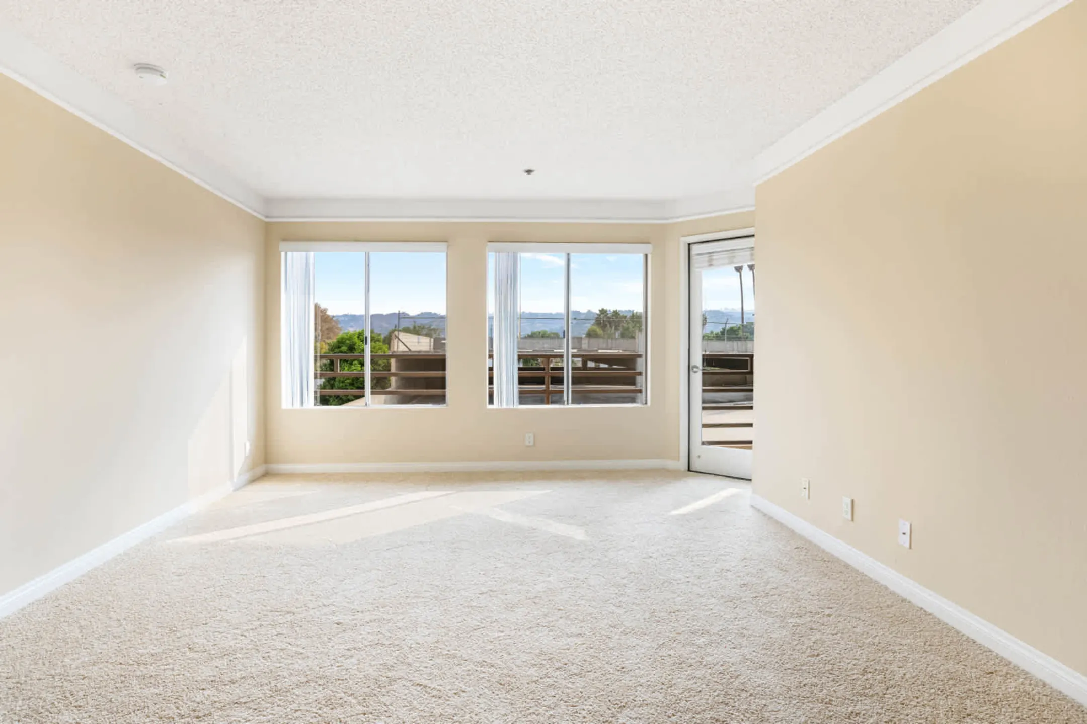 Living Room - The Encore - Sherman Oaks, CA