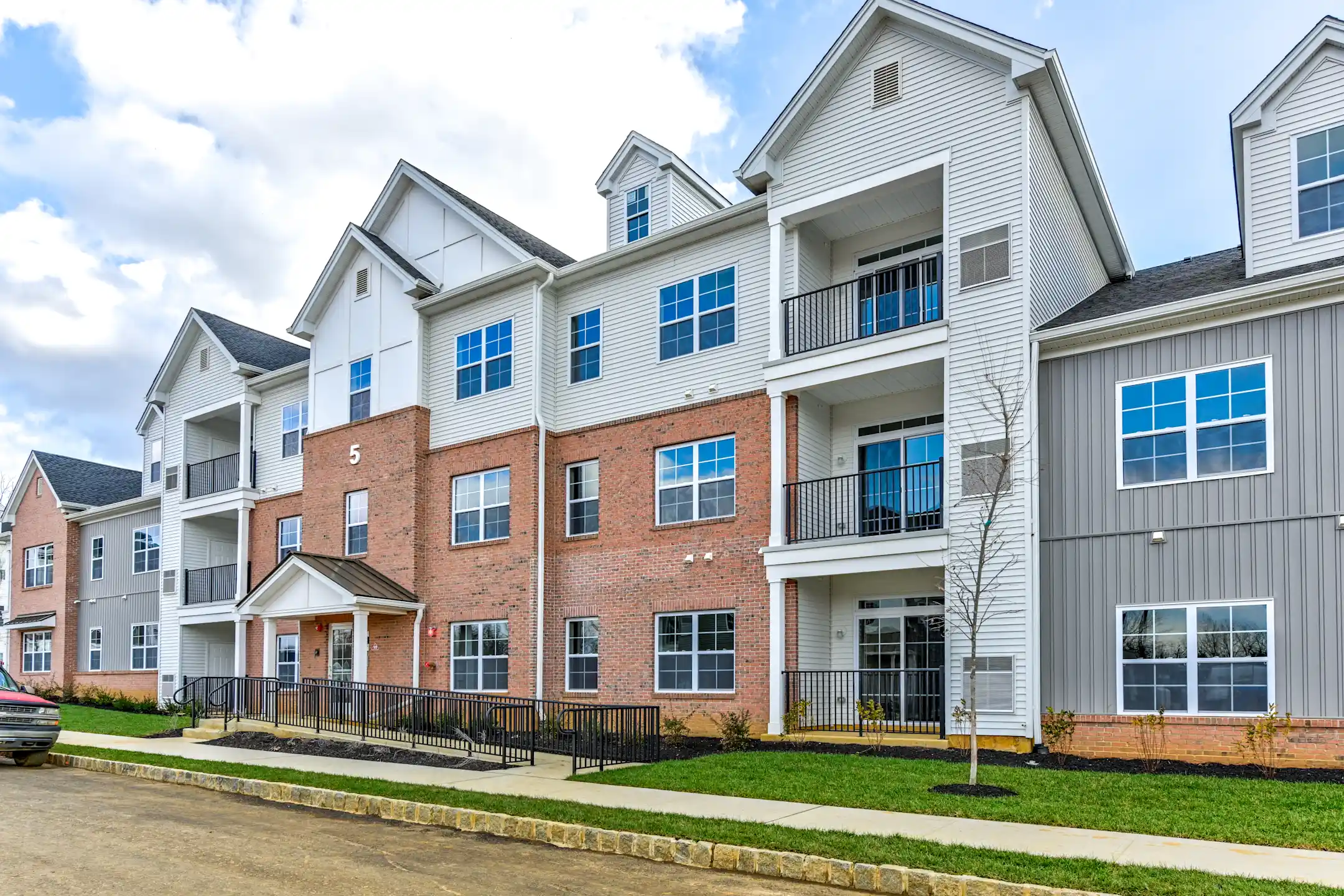 Rising Sun Meadows Apartments Bordentown, NJ 08505