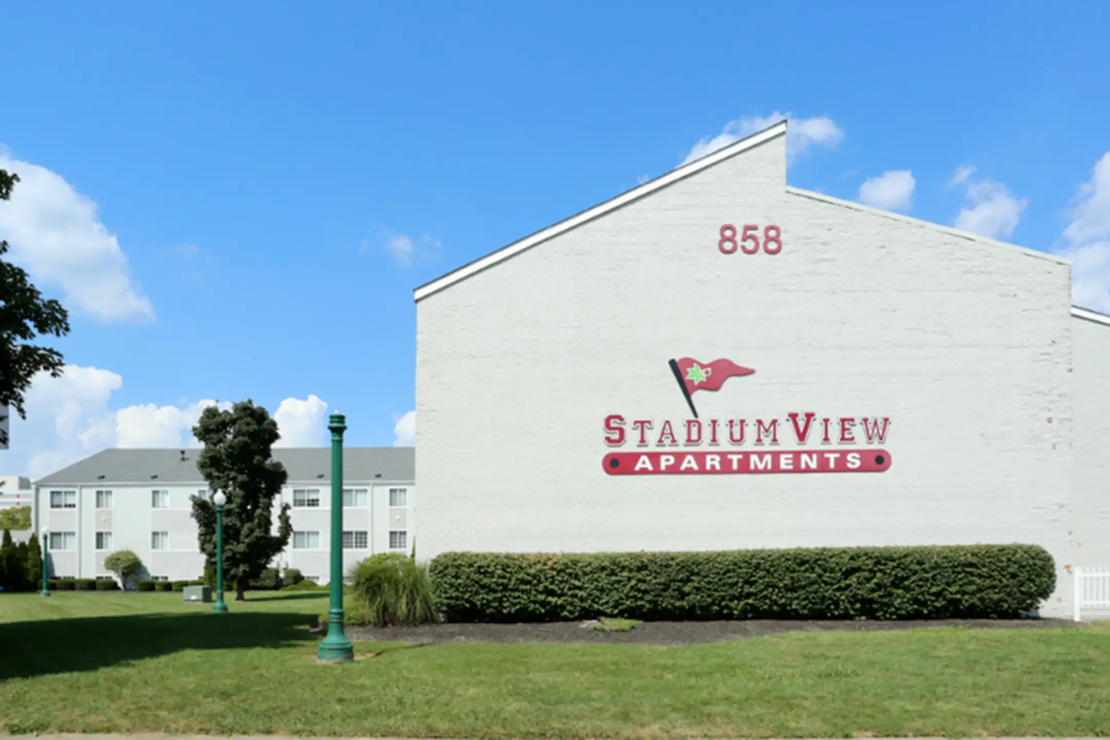 Stadium View Apartments 858 Kinnear Rd Columbus, OH Apartments for