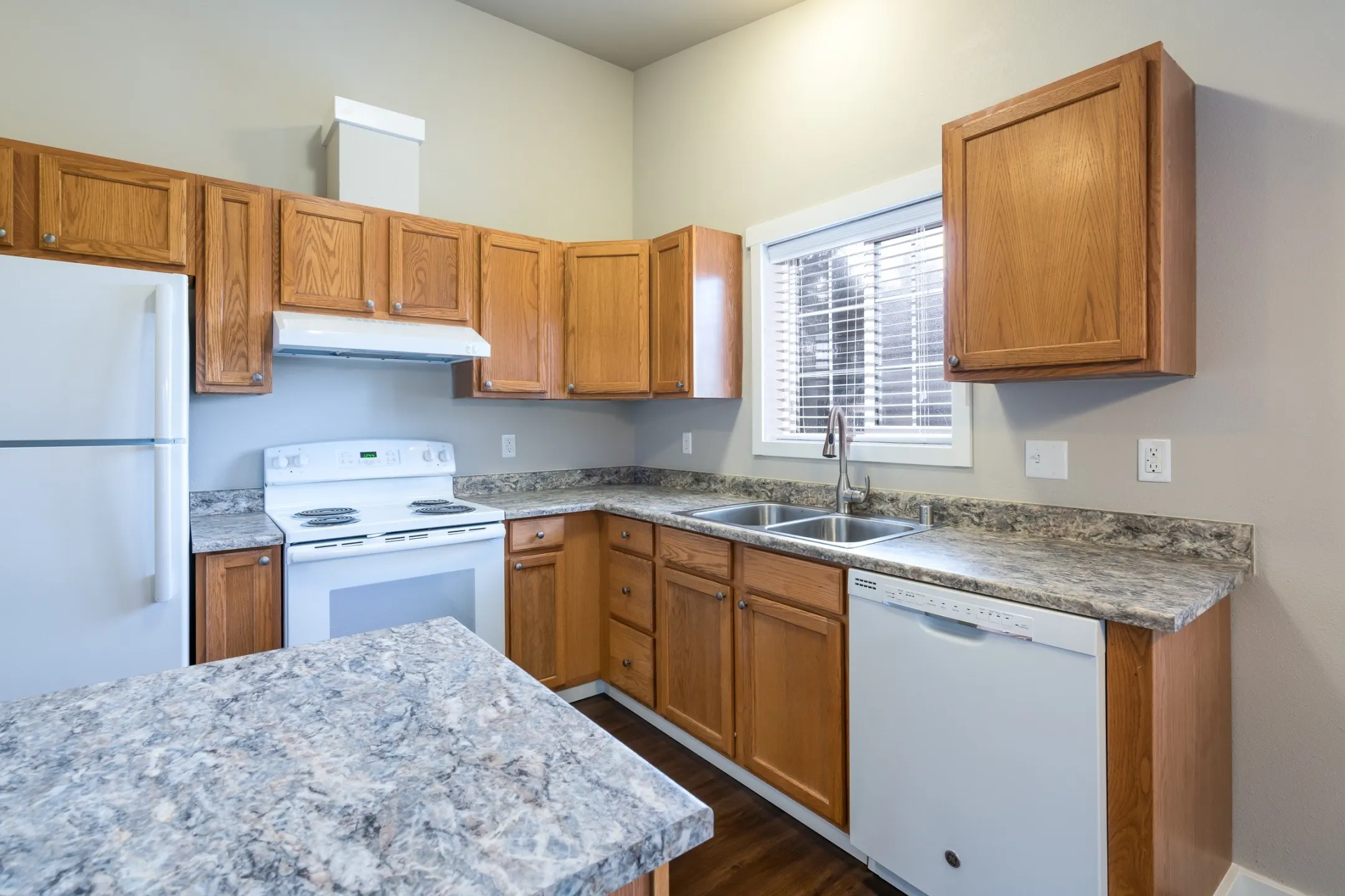 Kitchen - Nisqually Ridge Apartments - Lacey, WA
