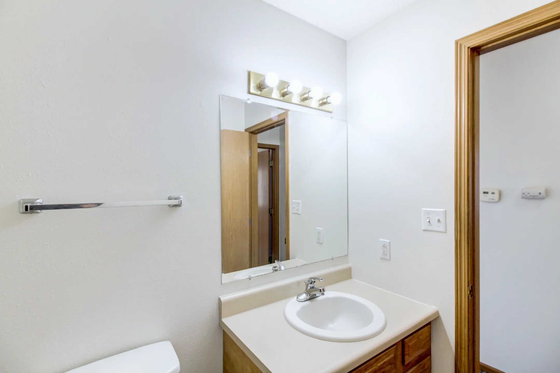 Robert's Apartments Apartments Newton, IA 50208