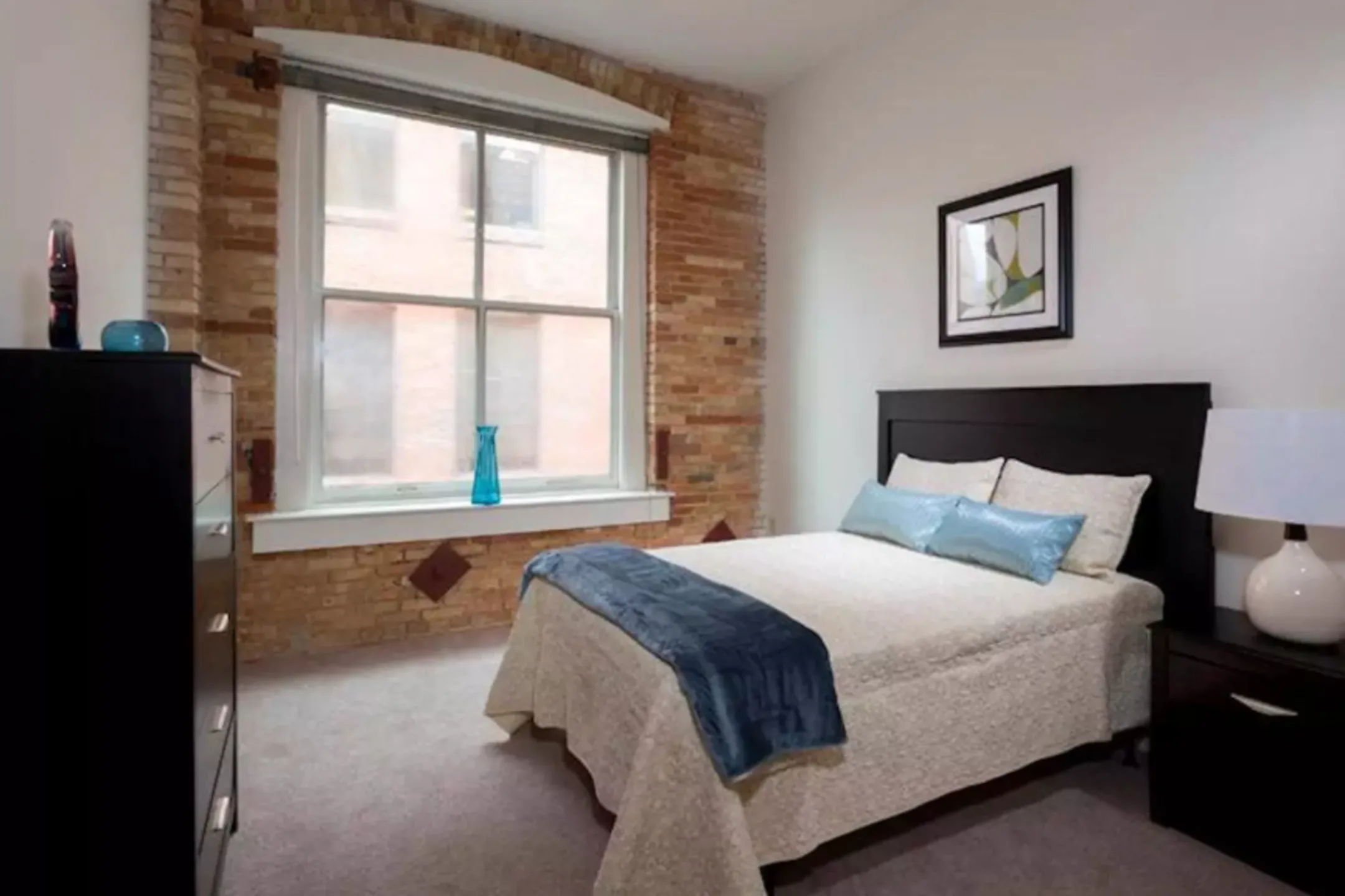 Bedroom - Marlboro Classic & Redwood Square - Baltimore, MD