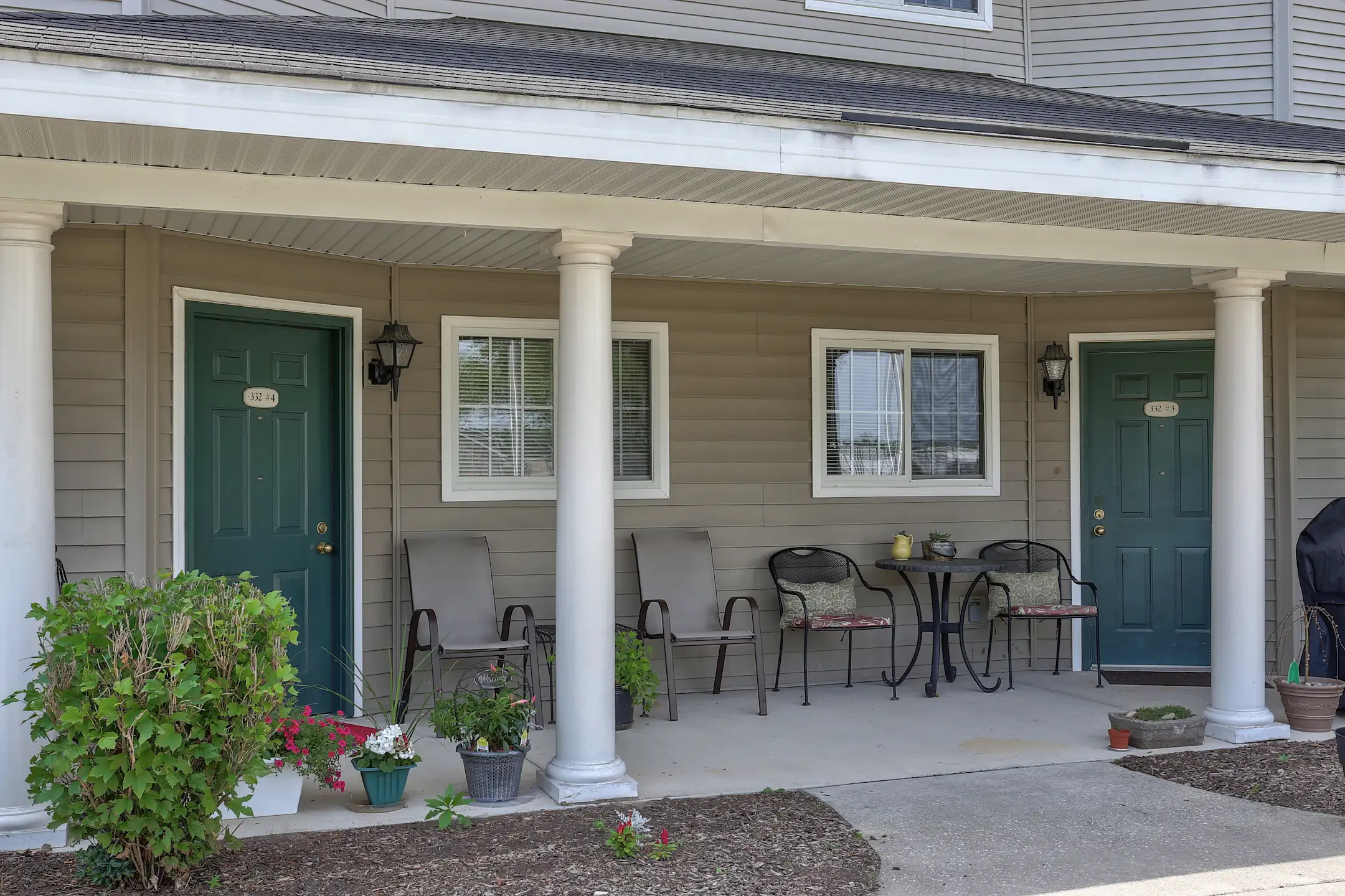 Emerald Park & Emerald Woods Apartments 326 Cross Oaks Dr Plainwell