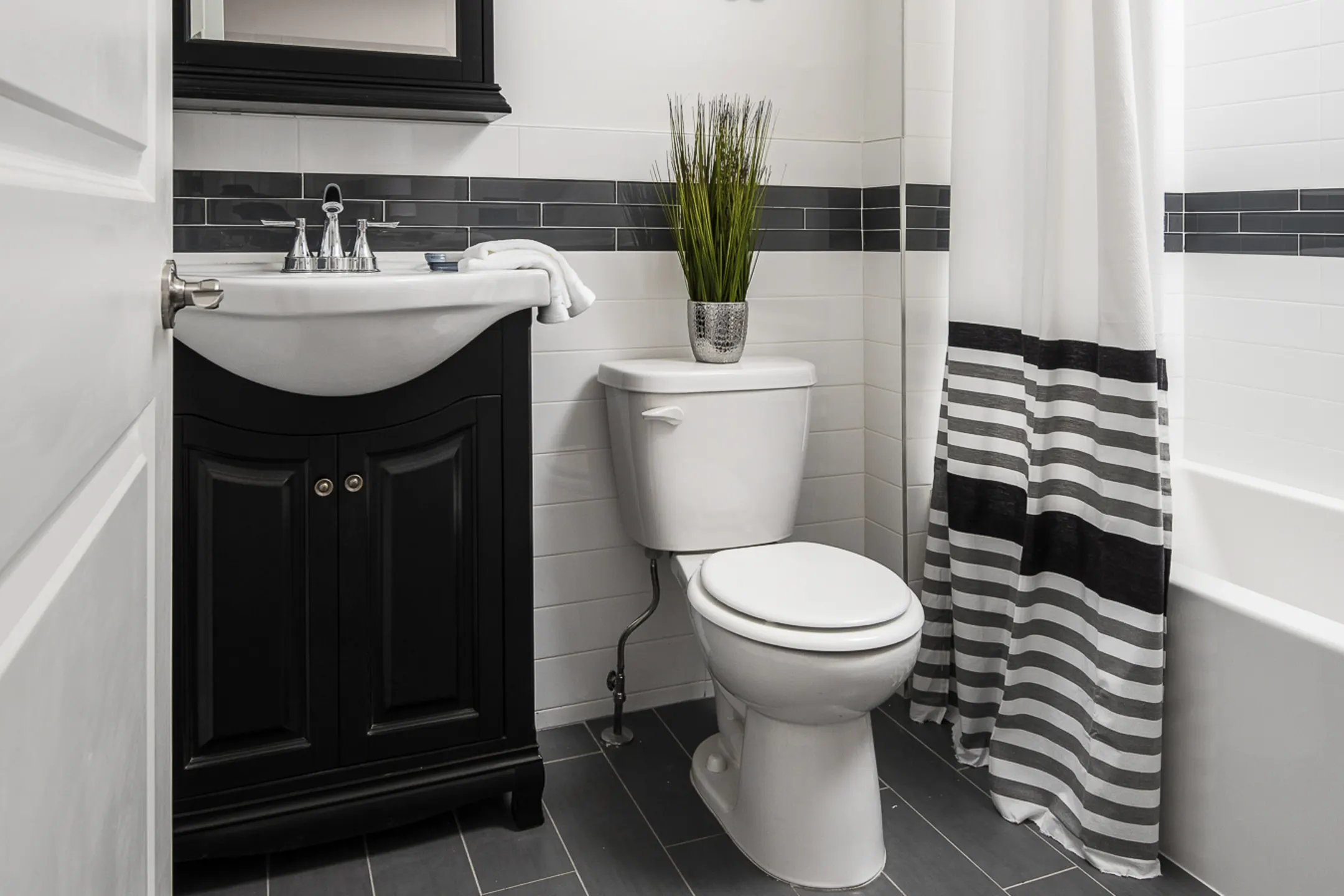 Ken Gardens Apartments - Cliffwood, NJ 07721 