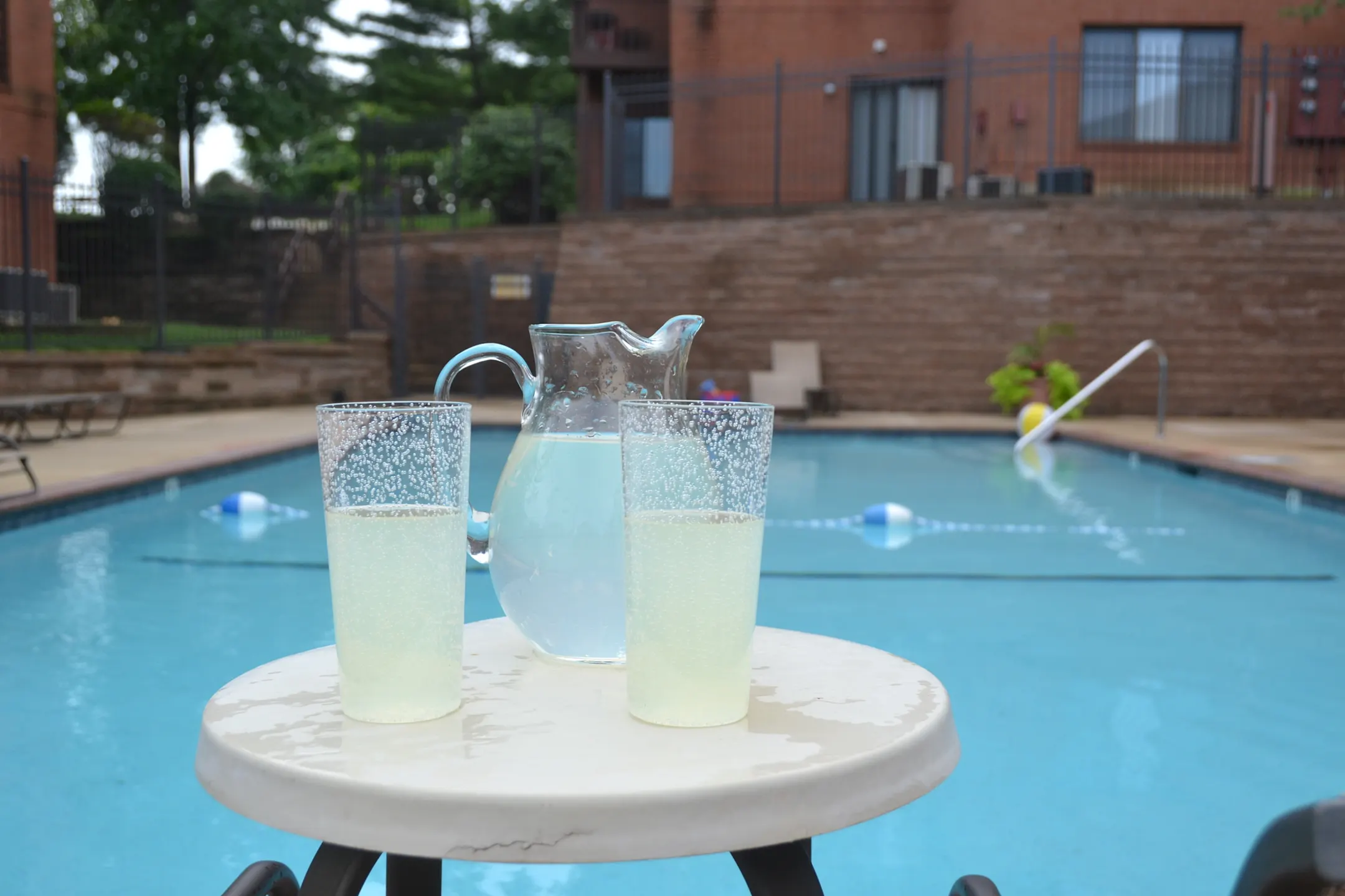 Pool - South Summit Apartments - Saint Louis, MO