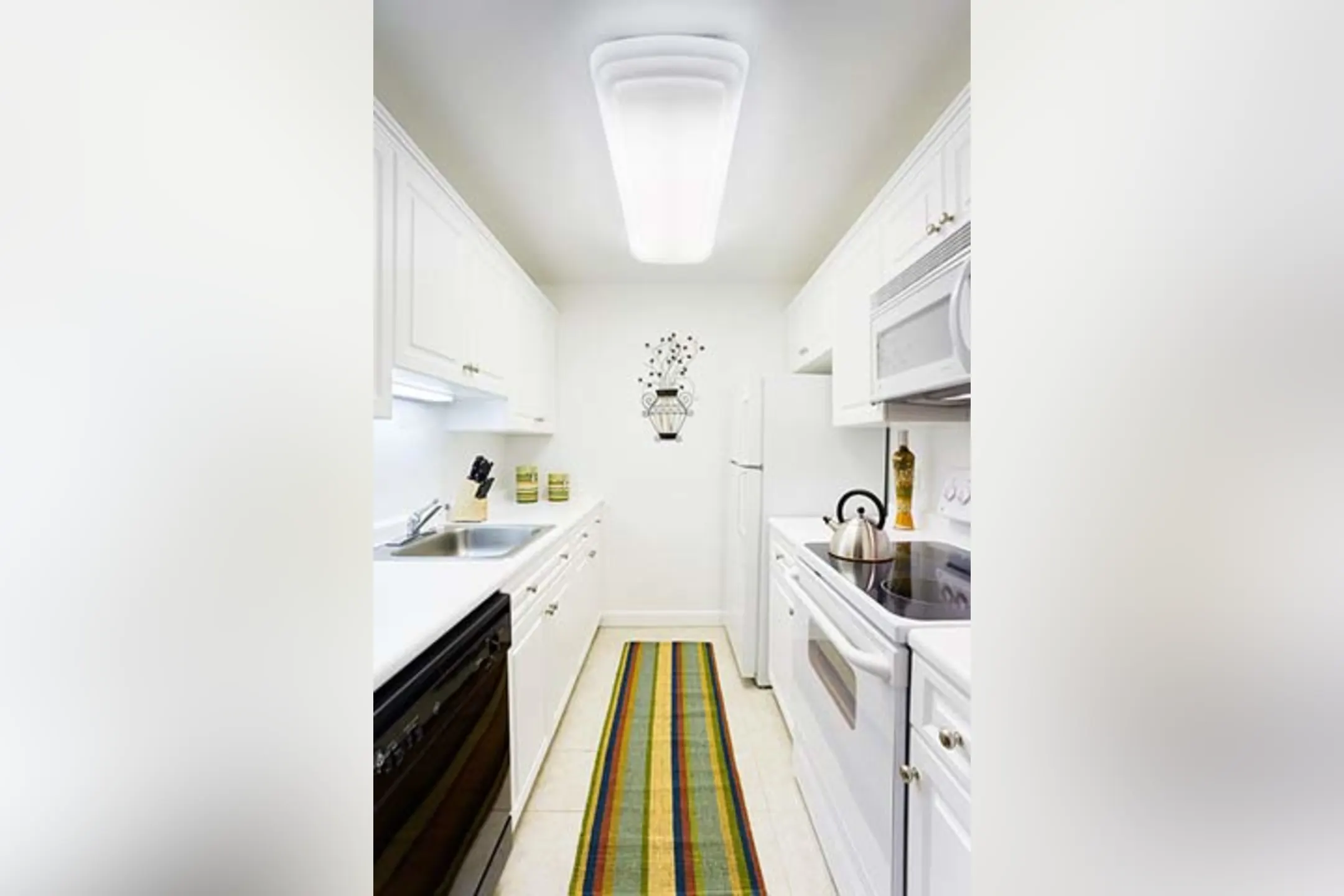 Bay View Estates Apartments Portsmouth, RI 02871