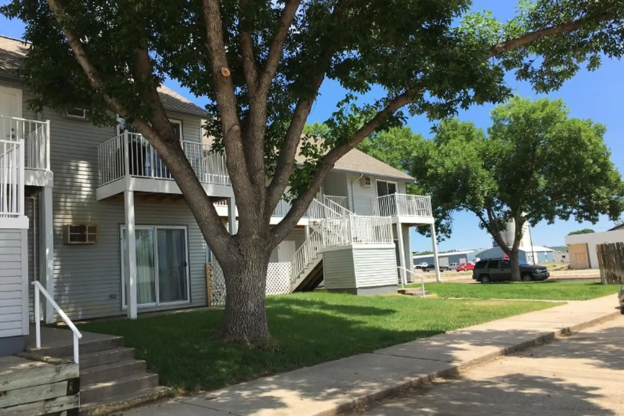 Harrison Apartments 1615 E Dakota Ave Pierre, SD Apartments for