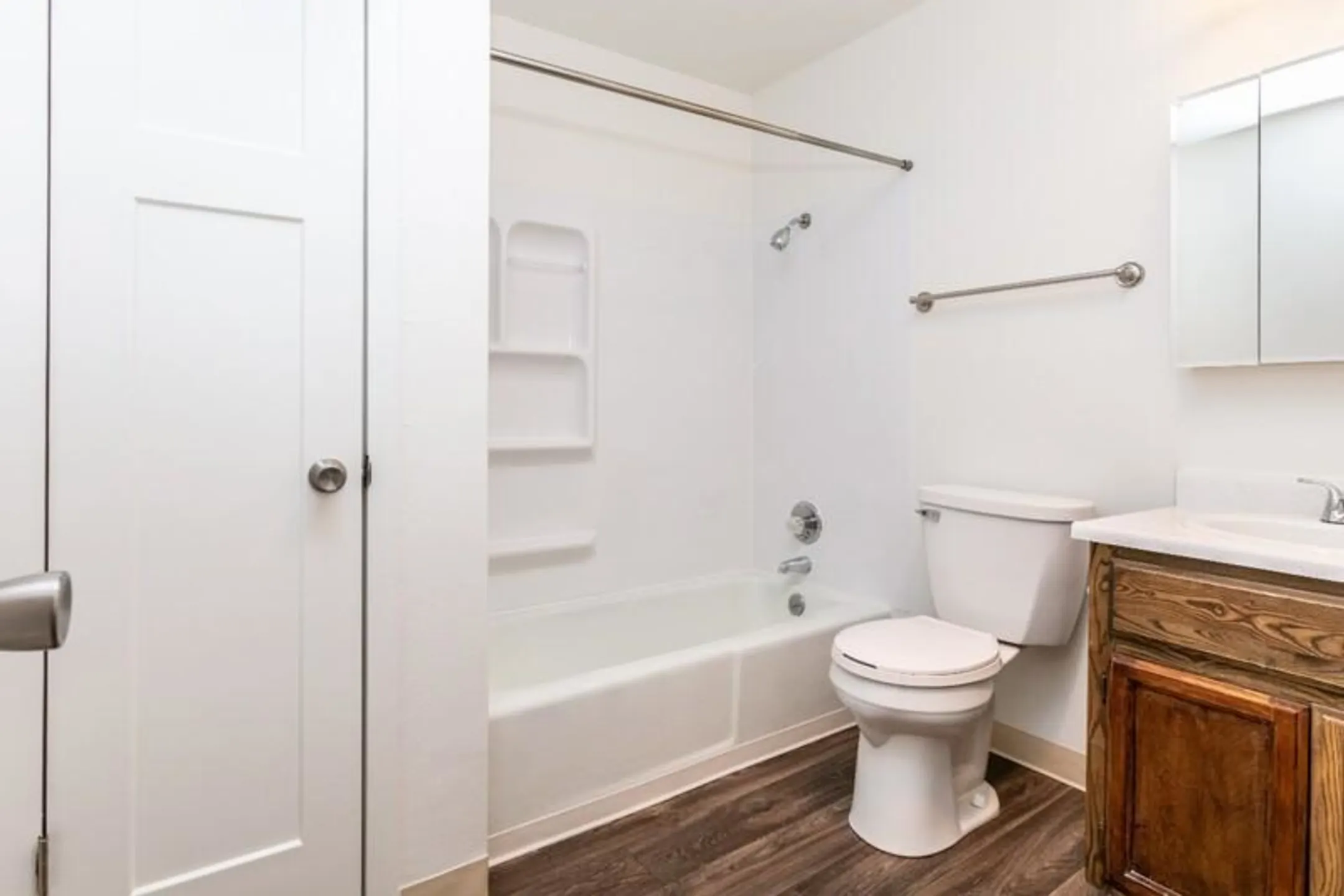 Bathroom - Foxhill Apartments - Casper, WY