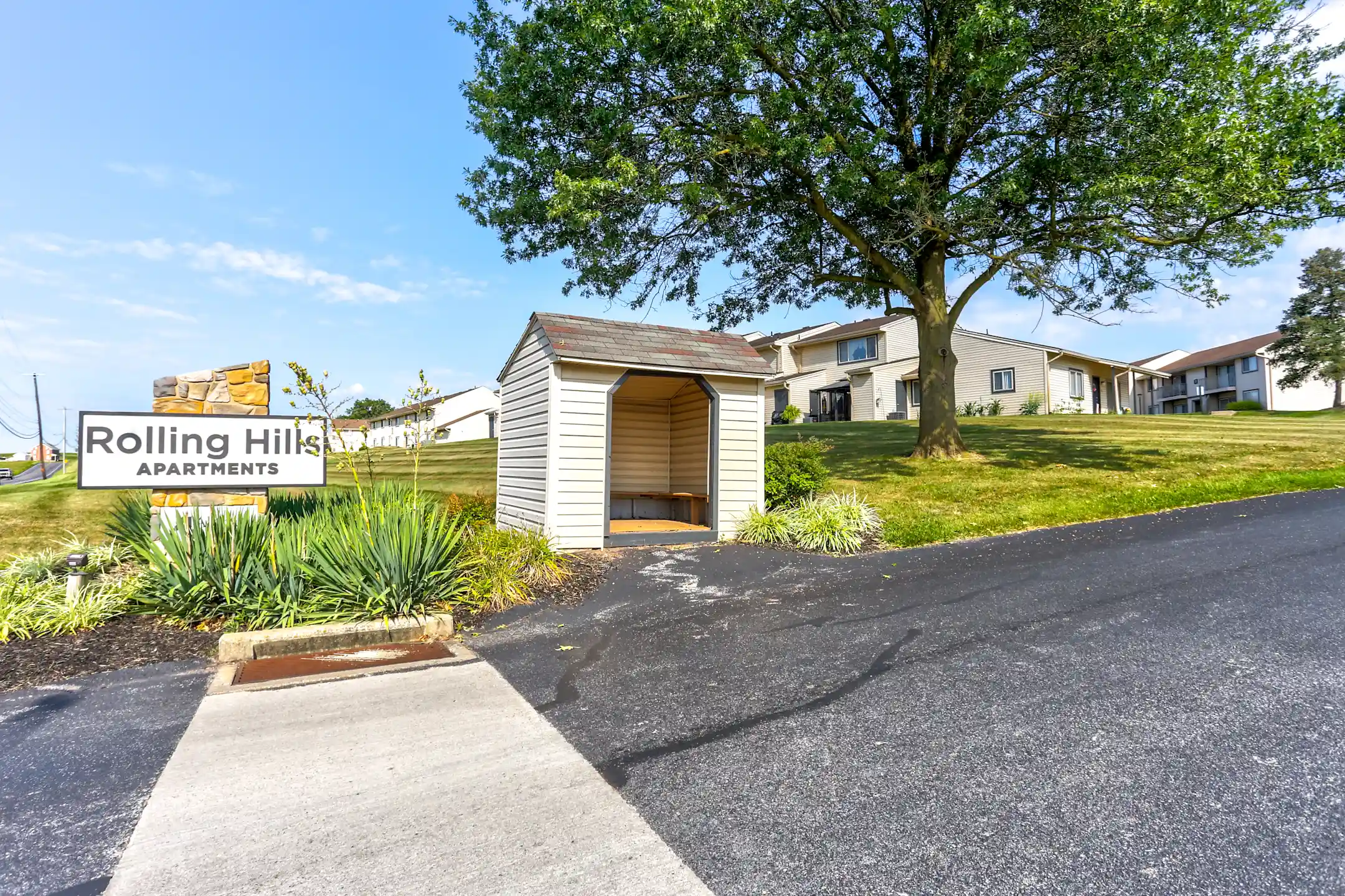 Rolling Hills Apartments 1701 Taxville Rd York, PA Apartments for