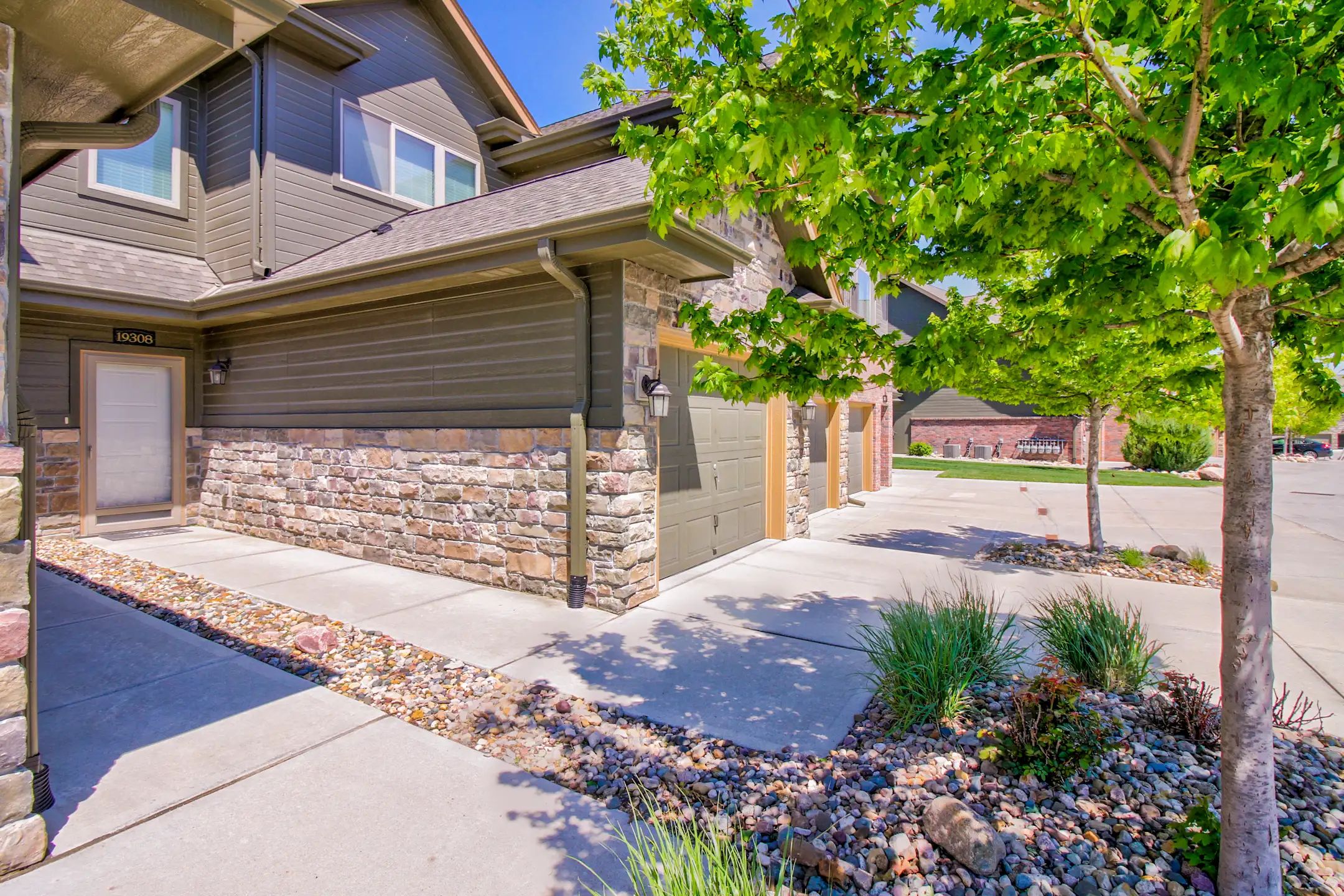 Bellbrook Townhome Apartments 19224 Olive Plz Gretna, NE Townhomes