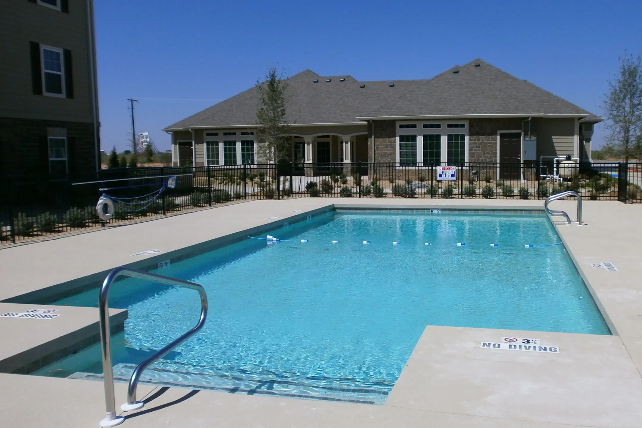 GATEWAY PLAZA APTS 1701 Tradewinds Boulevard Midland, TX Apartments