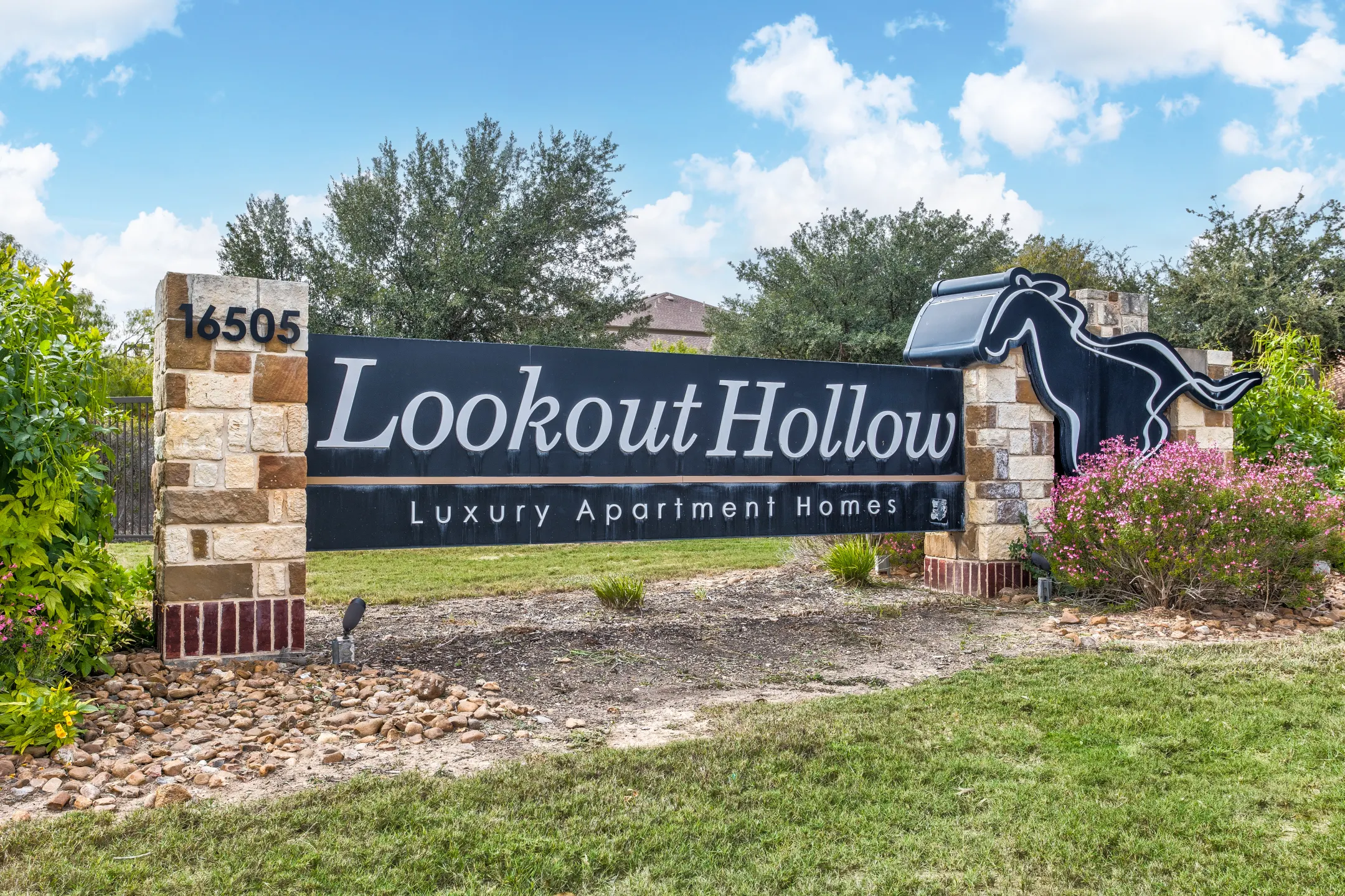 Community Signage - Lookout Hollow Apartments - Selma, TX